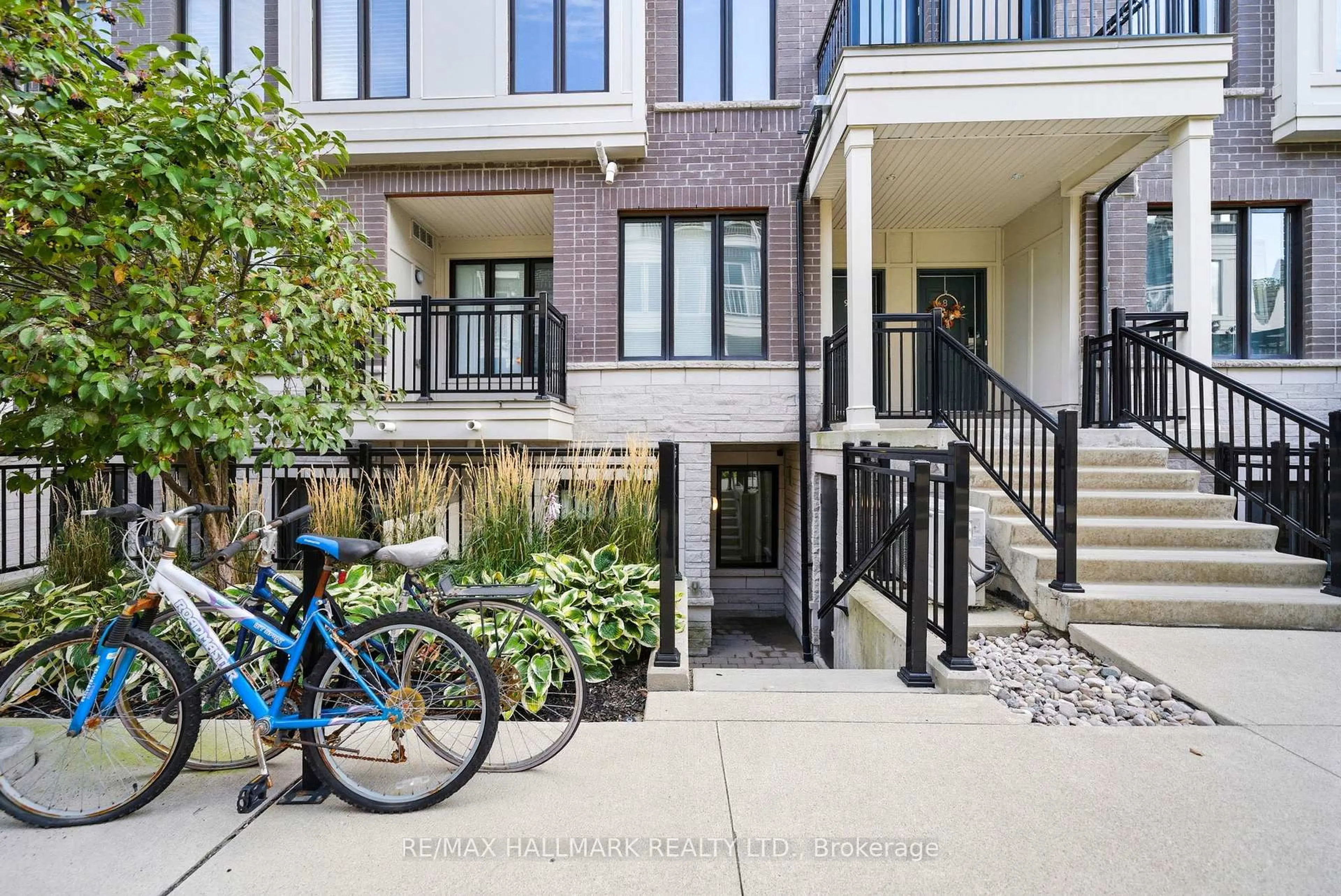 Unknown for 130 Long Branch Ave #10, Toronto Ontario M8W 0B1