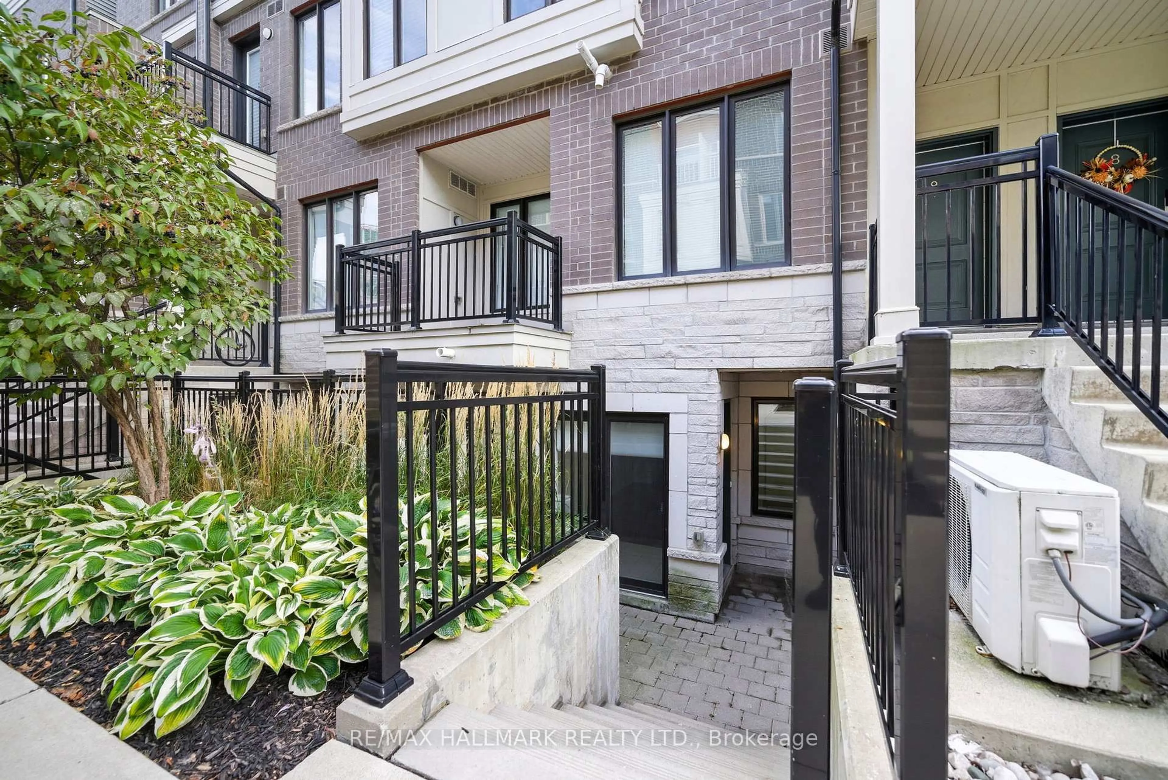 Unknown for 130 Long Branch Ave #10, Toronto Ontario M8W 0B1