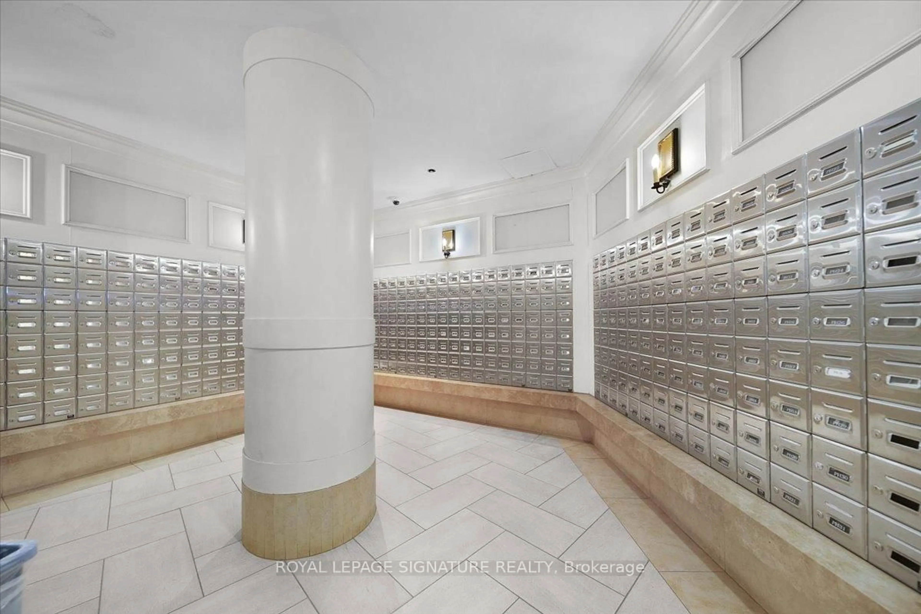 Indoor foyer for 700 Humberwood Blvd #2230, Toronto Ontario M9W 7J5