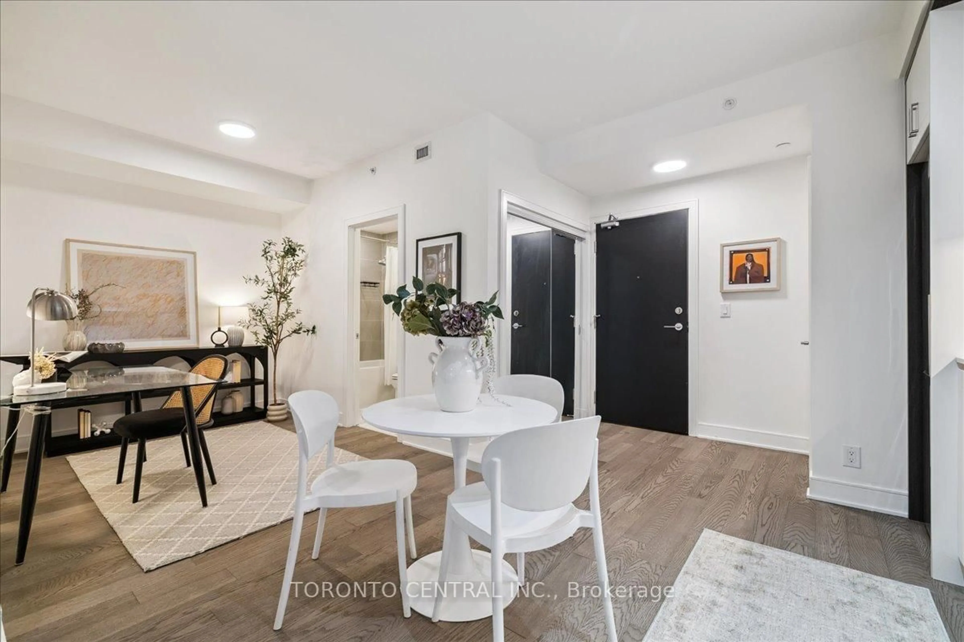 Unknown for 1575 Lakeshore Rd #237, Mississauga Ontario L5J 1J4