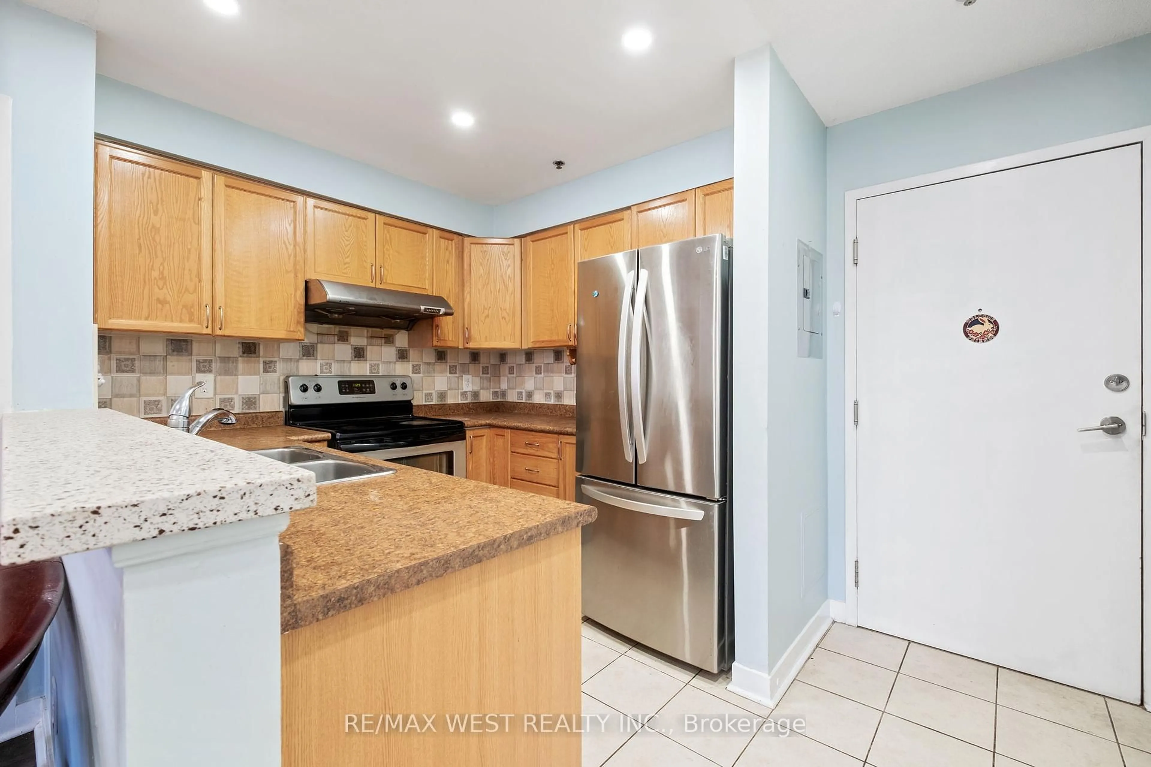 Standard kitchen, ceramic/tile floor for 4 Dayspring Circ #3208, Brampton Ontario L6P 2Z5