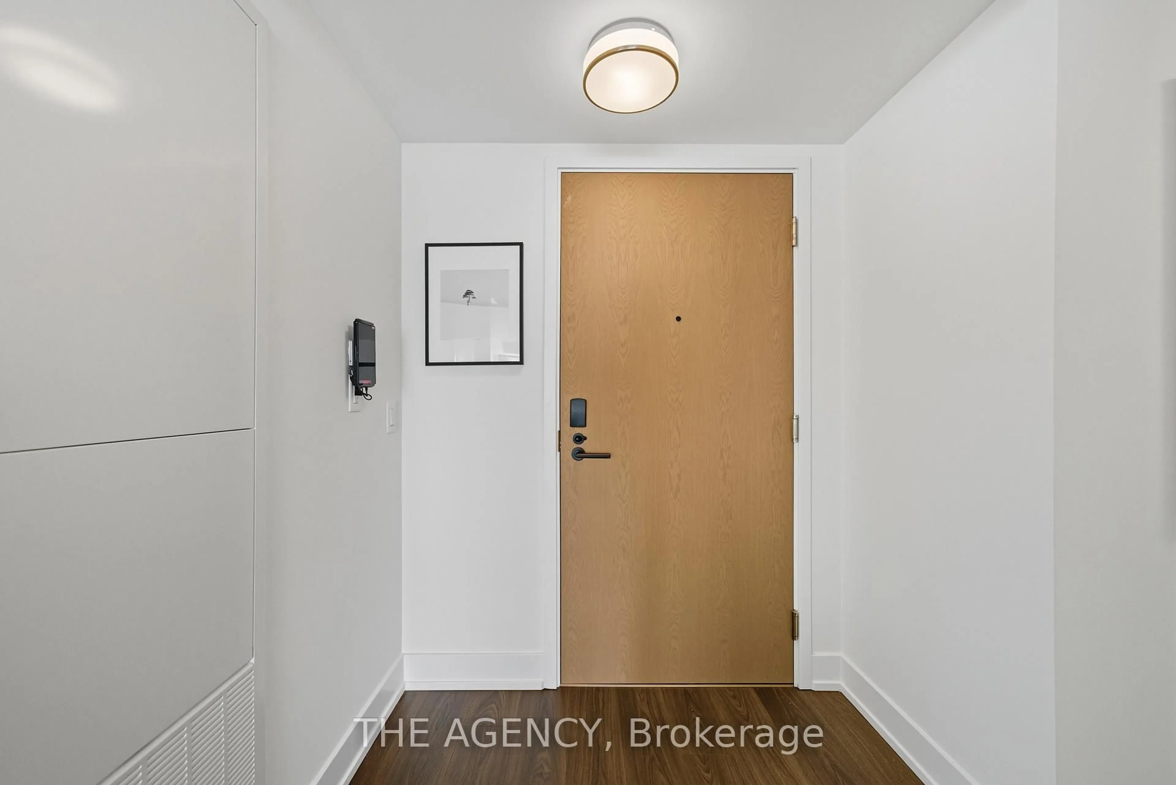 Indoor entryway for 10 Eva Rd #2104, Toronto Ontario M9C 0B3