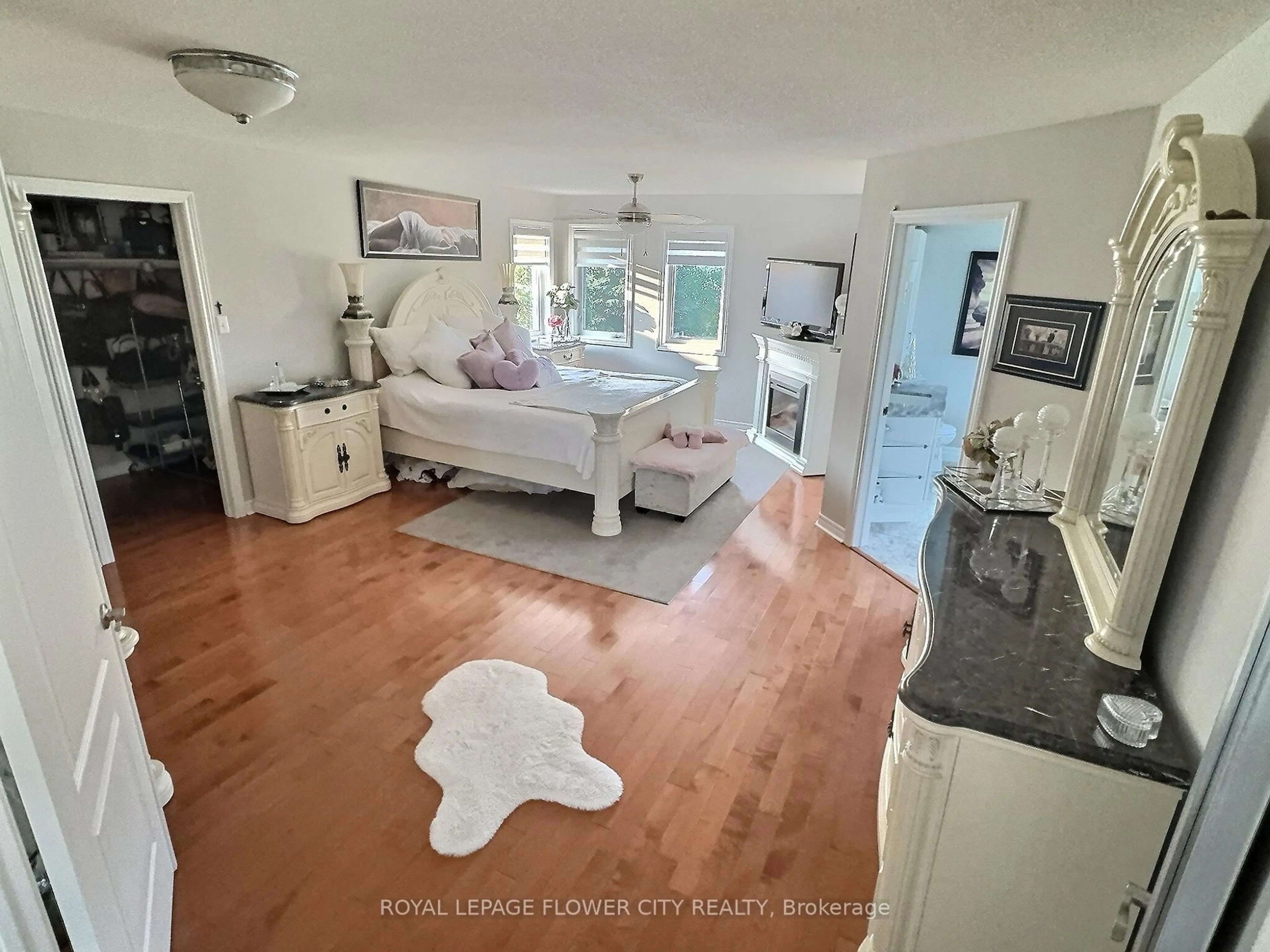 Living room with furniture, unknown for 70 Colonel Bertram Rd, Brampton Ontario L6Z 4T6
