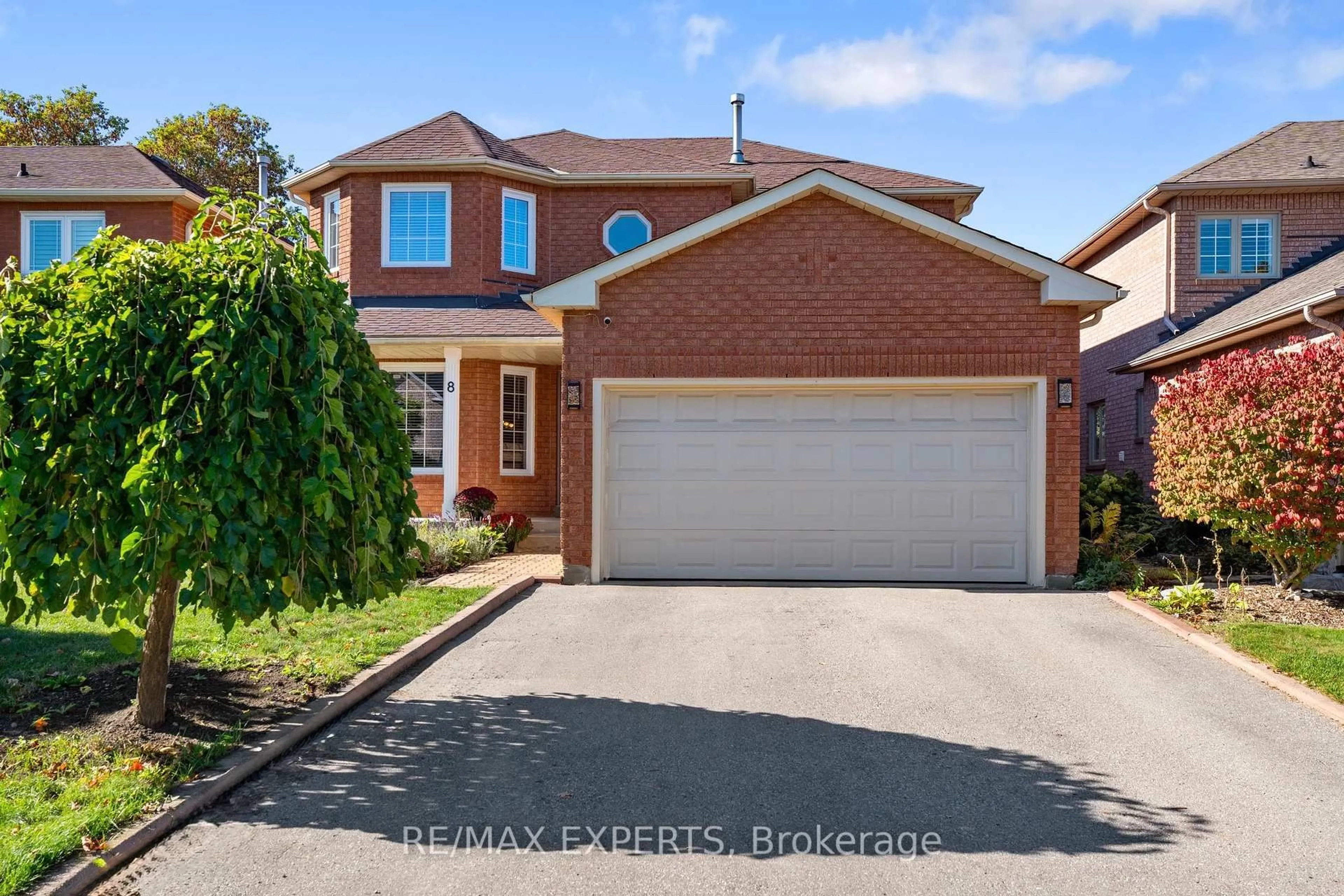 Home with brick exterior material, street for 8 Strawberry Hill Crt, Caledon Ontario L7E 1R9