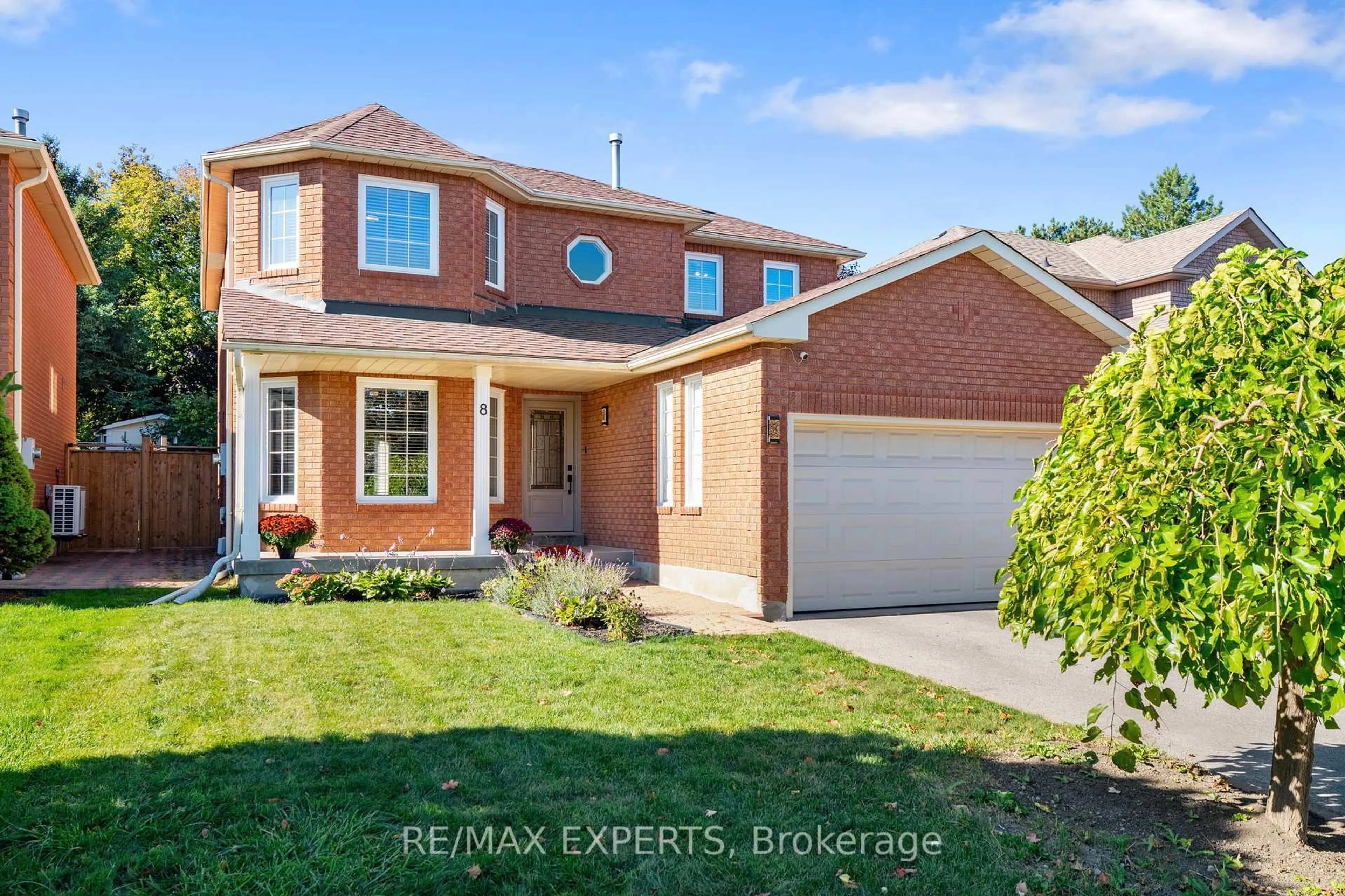 Home with brick exterior material, street for 8 Strawberry Hill Crt, Caledon Ontario L7E 1R9
