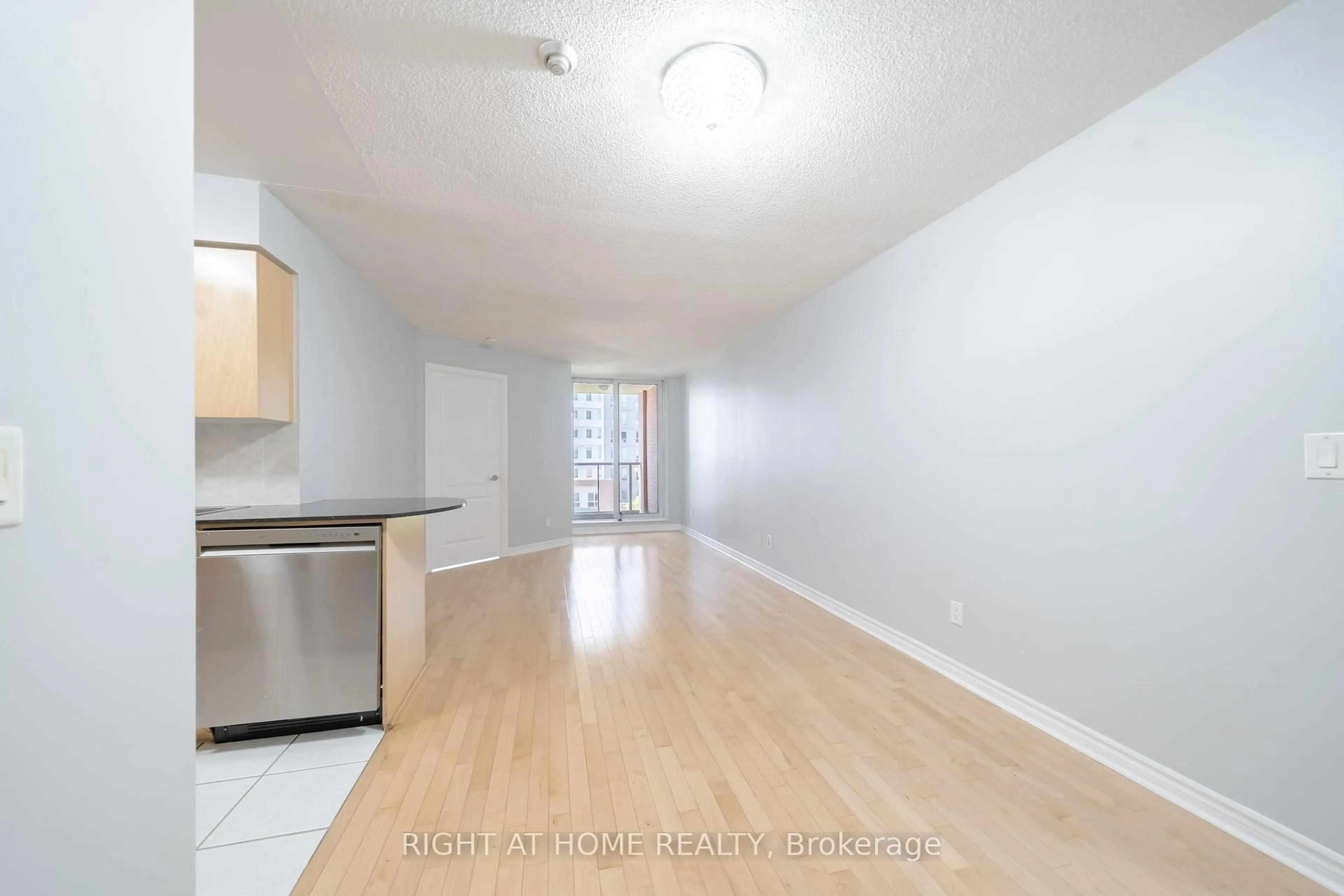 A pic of a room for 4080 Living Arts Dr #703, Mississauga Ontario L5B 4N3