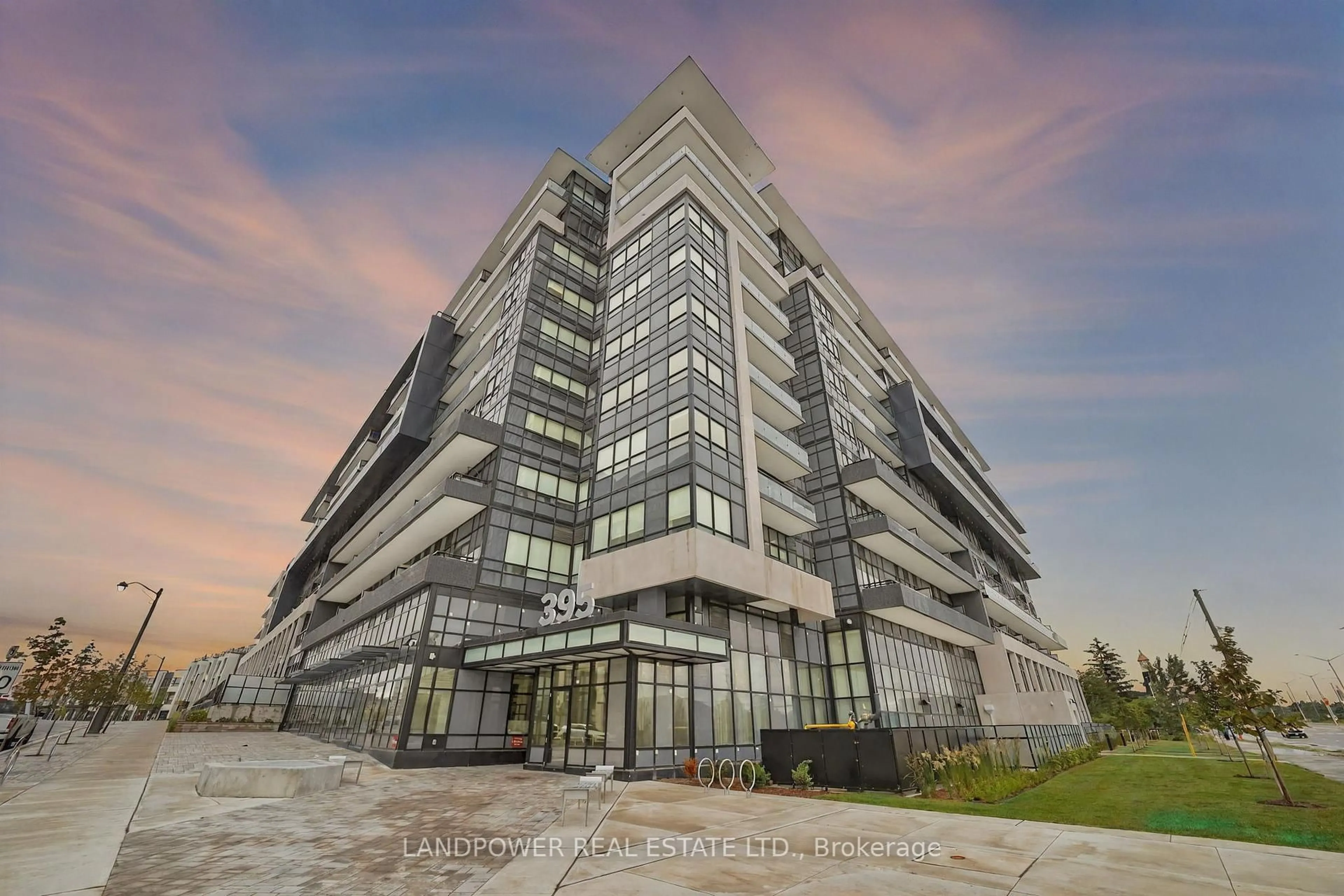 Indoor foyer for 395 Dundas St #829, Oakville Ontario L6M 5R8