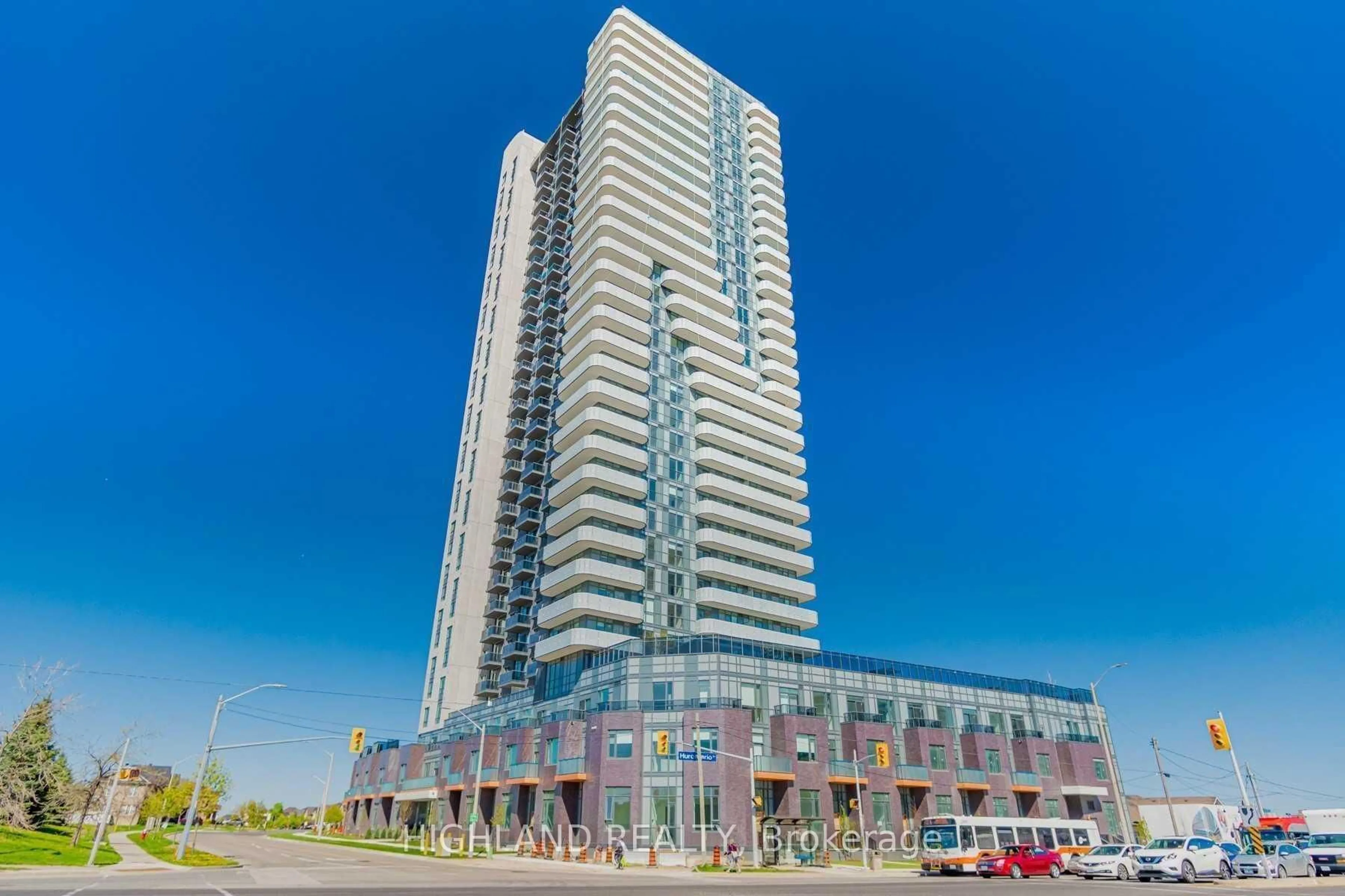 Indoor foyer for 8 Nahani Way #1120, Mississauga Ontario L4Z 0C6