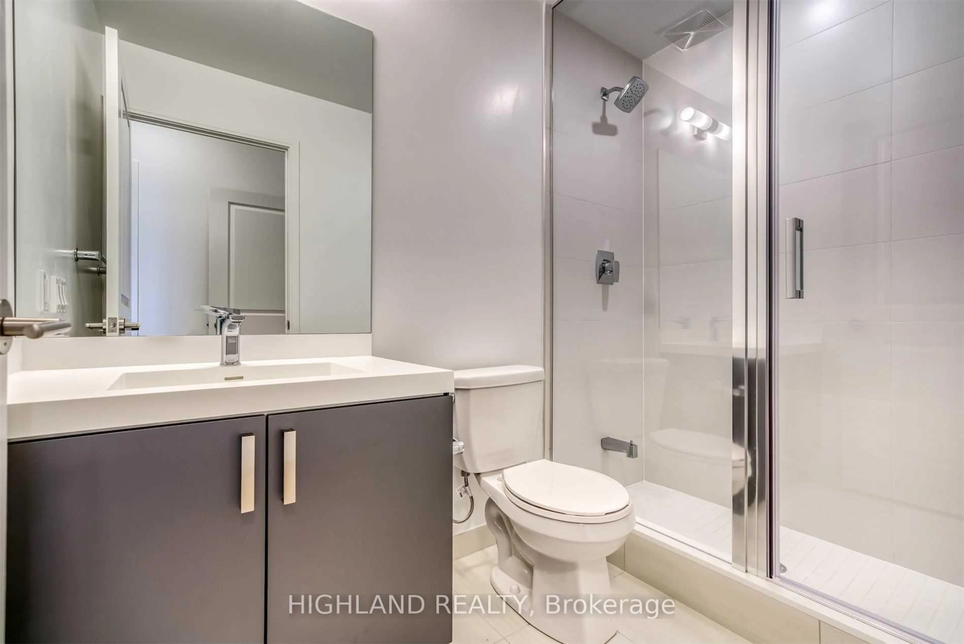 Standard bathroom, unknown for 8 Nahani Way #1120, Mississauga Ontario L4Z 0C6