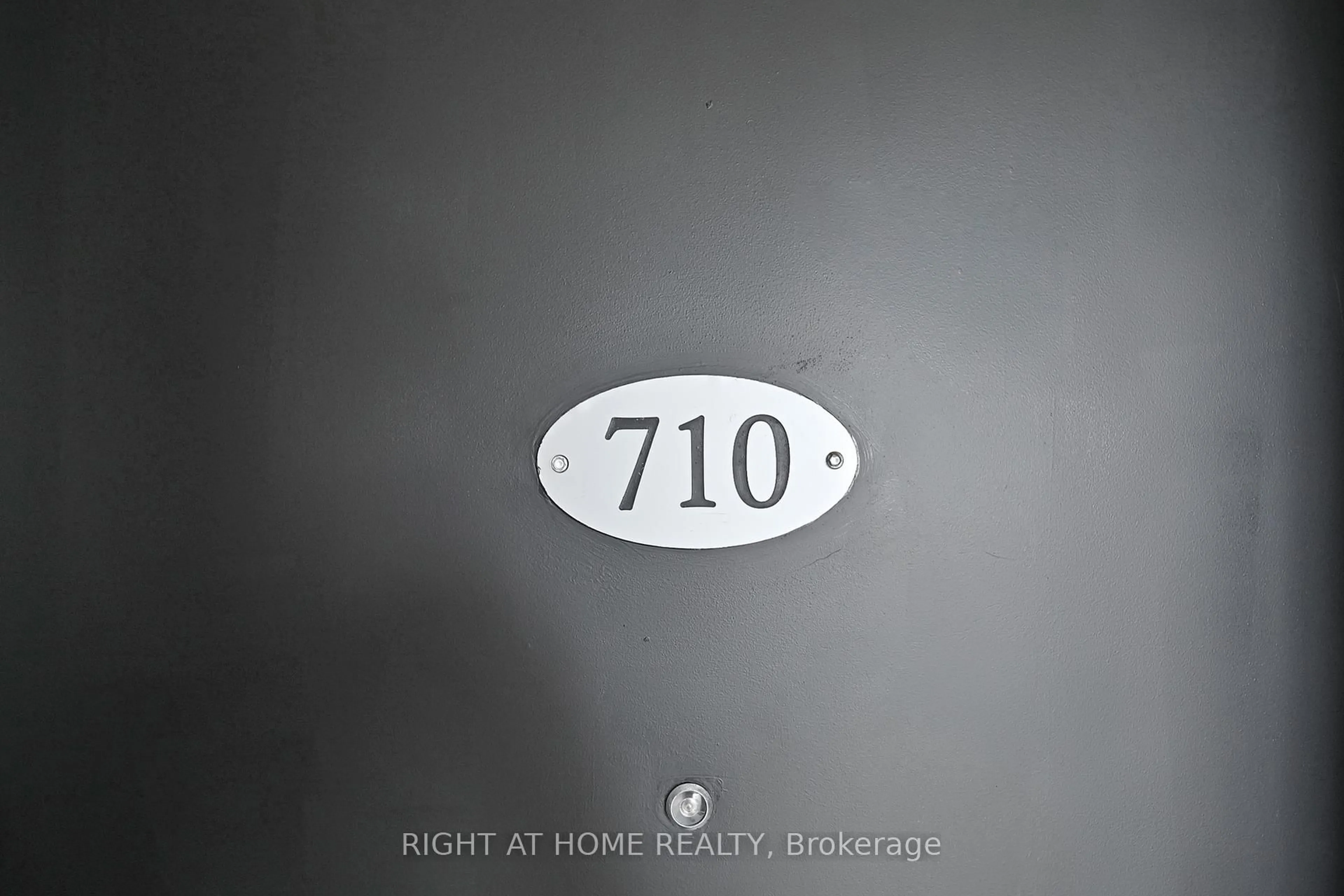 Blurry image for 138 Widdicombe Hill Blvd #710, Toronto Ontario M9R 4A6