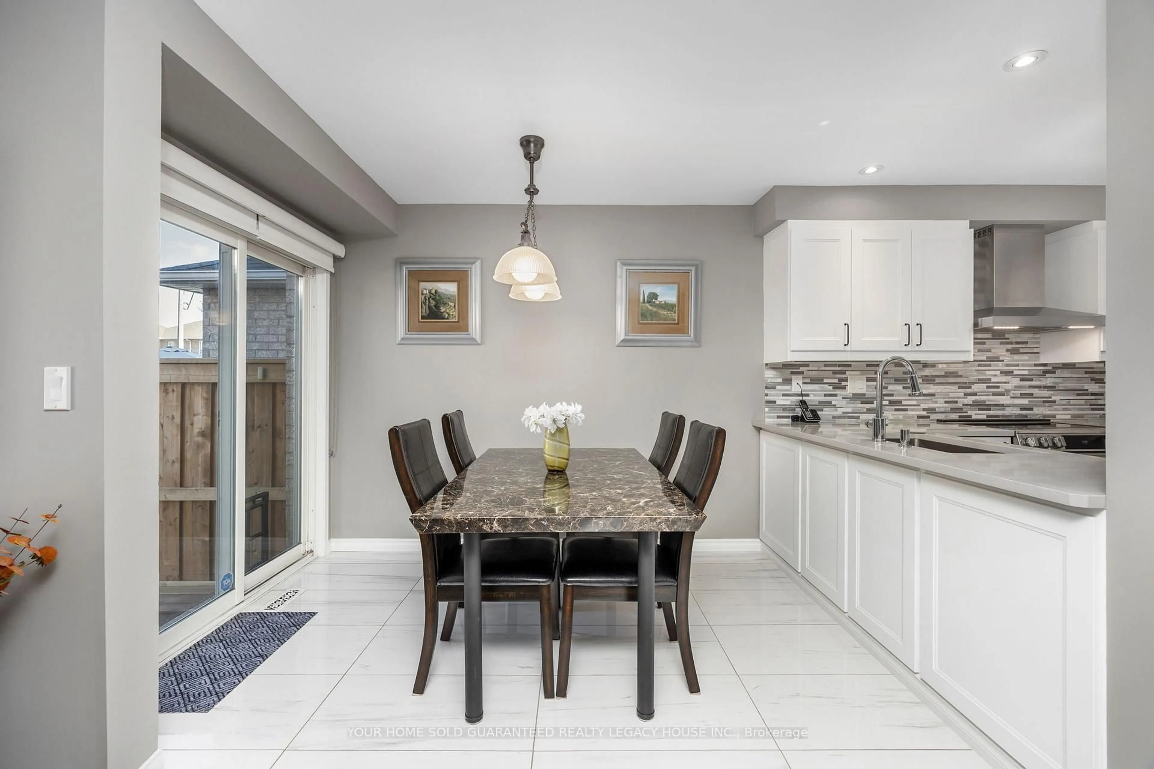 Contemporary kitchen, ceramic/tile floor for 105 Knoll Haven Circ, Caledon Ontario L7E 2V1