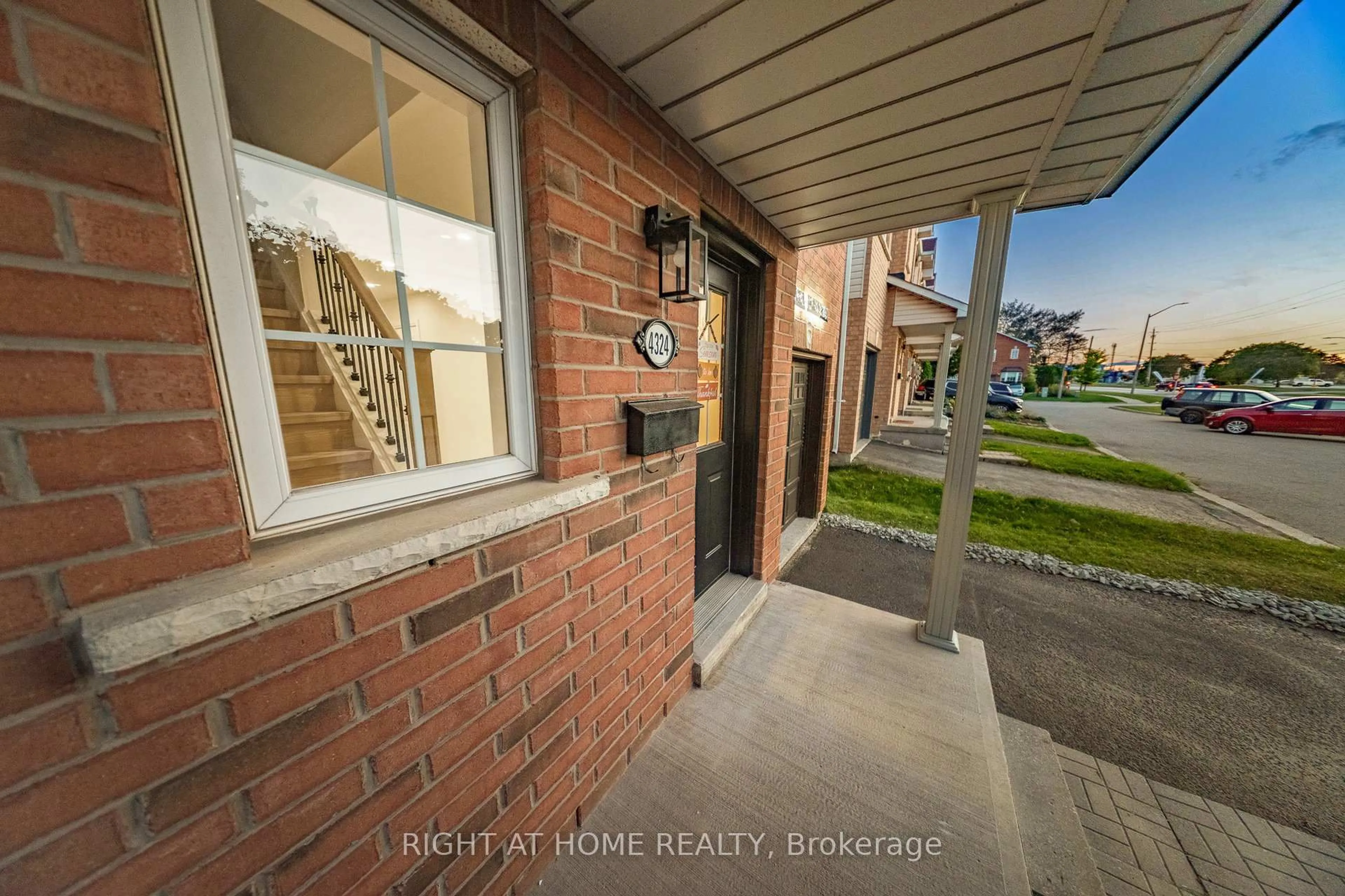 Unknown for 4324 Fairview St, Burlington Ontario L7L 7A2