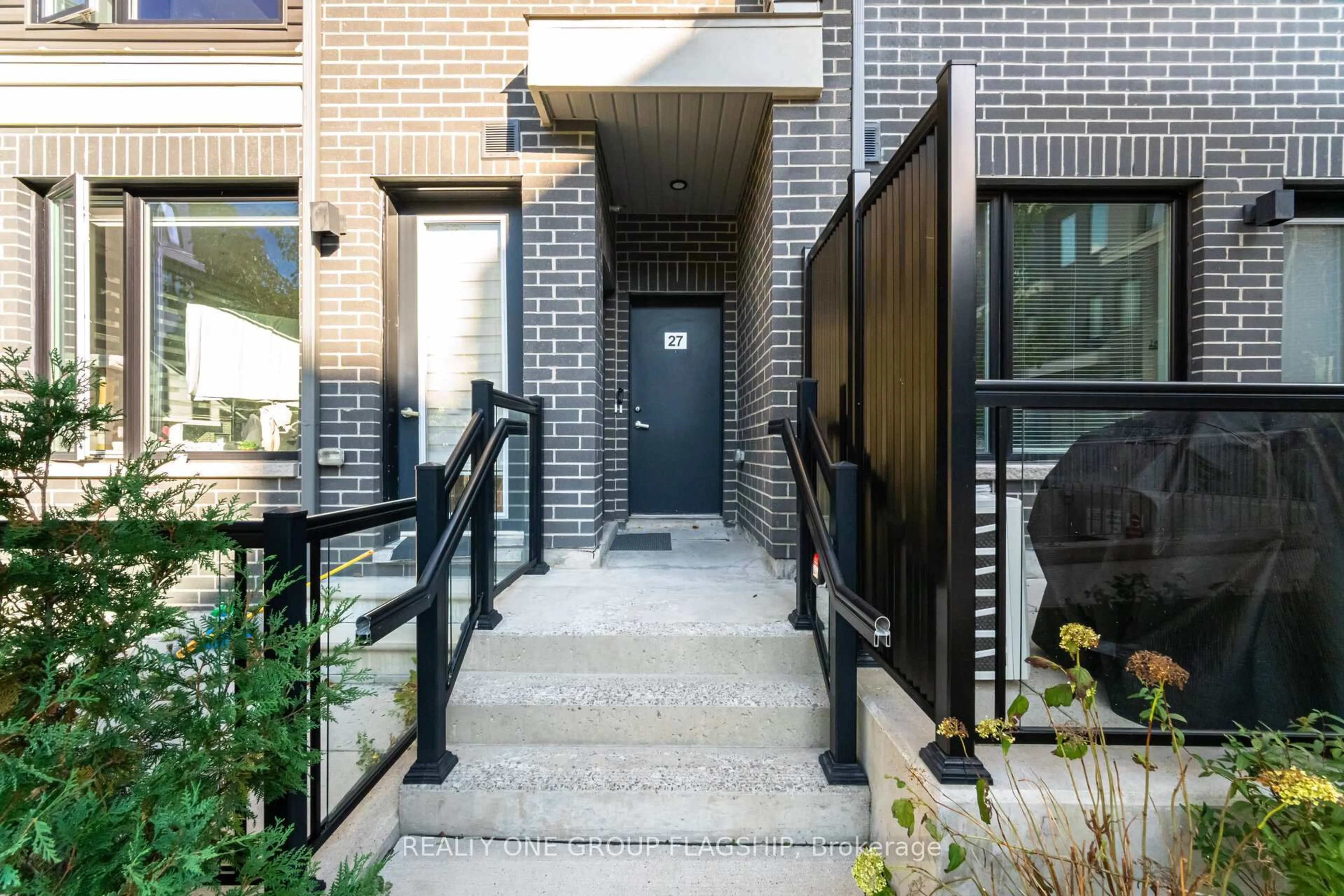 Unknown for 3476 Widdicombe Way #27, Mississauga Ontario L5L 0B8