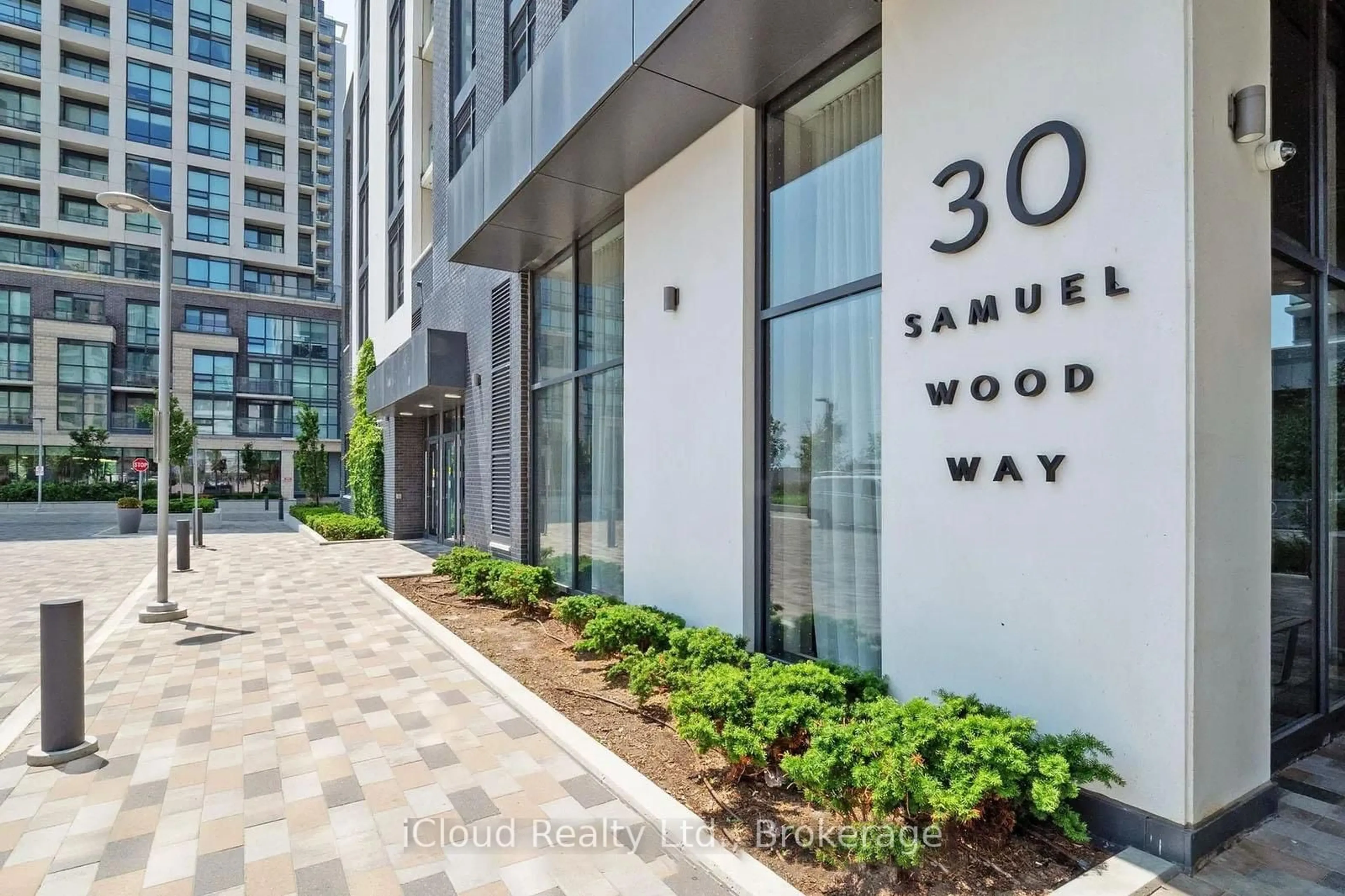 Indoor foyer for 30 Samuel Wood Way #1201, Toronto Ontario M9B 0C9