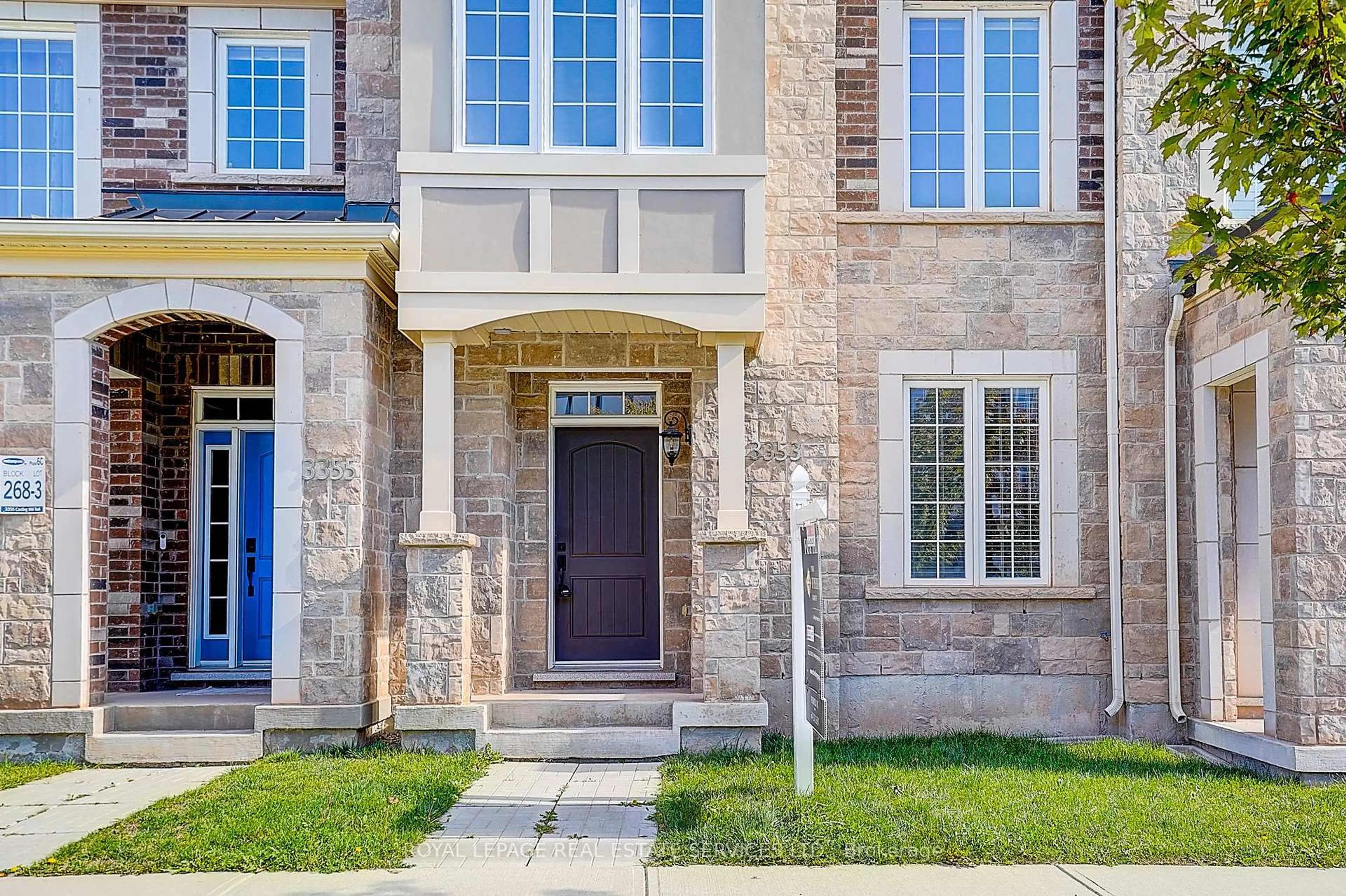 Home with brick exterior material, street for 3353 Carding Mill Tr, Oakville Ontario L6M 1R7