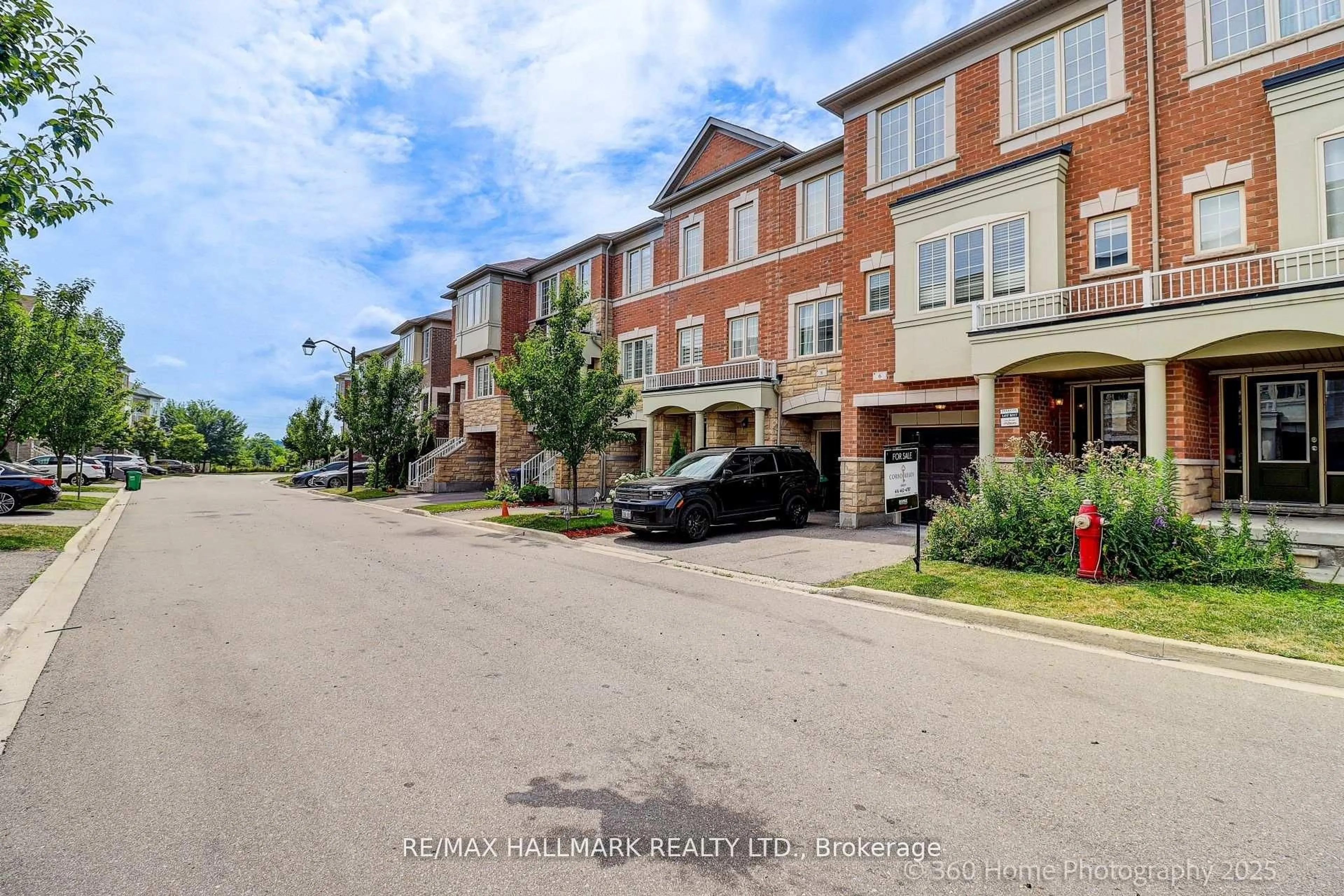 A pic from outside/outdoor area/front of a property/back of a property/a pic from drone, street for 6 Aspen Hills Rd, Brampton Ontario L6Y 6E3