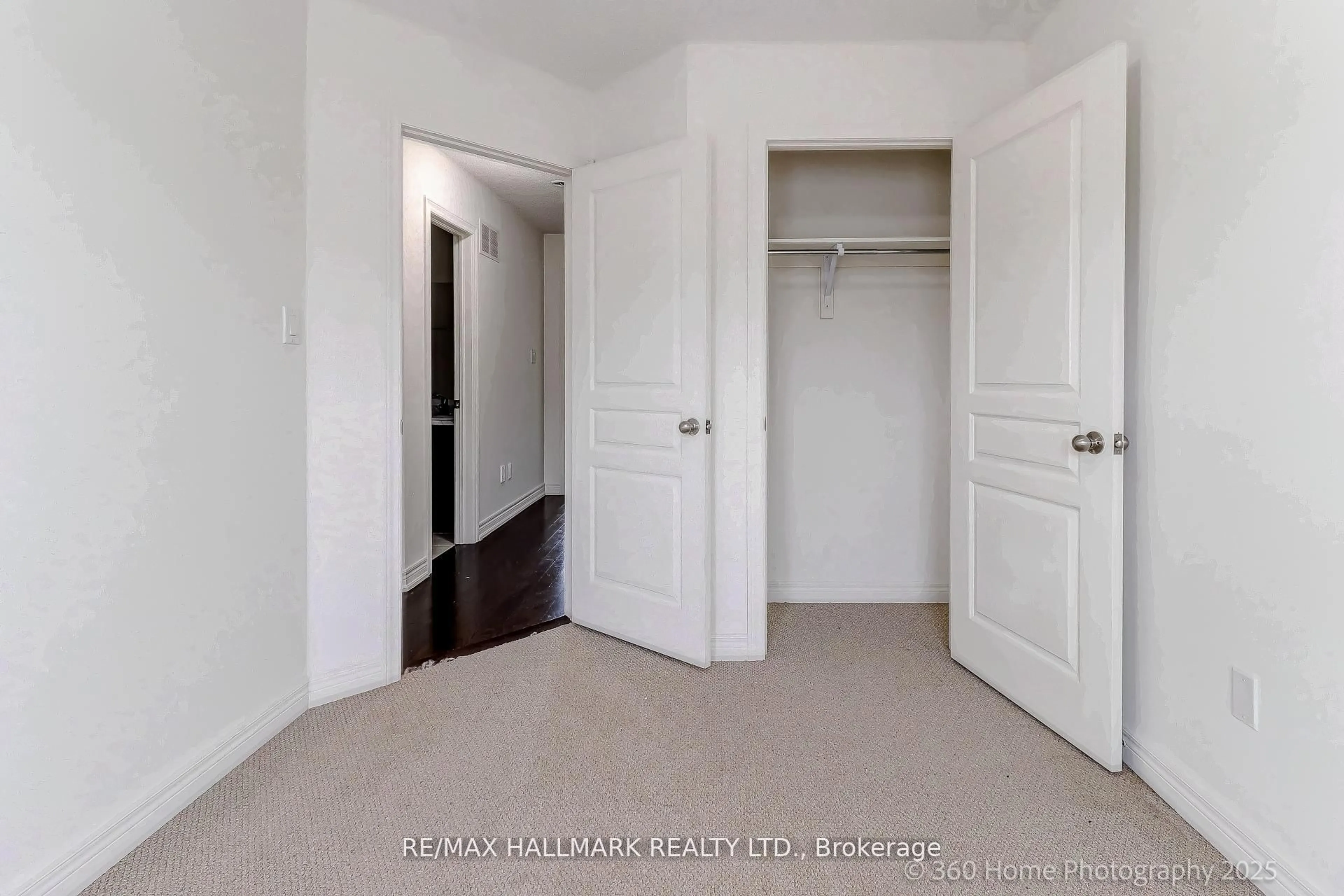 Unknown for 6 Aspen Hills Rd, Brampton Ontario L6Y 6E3