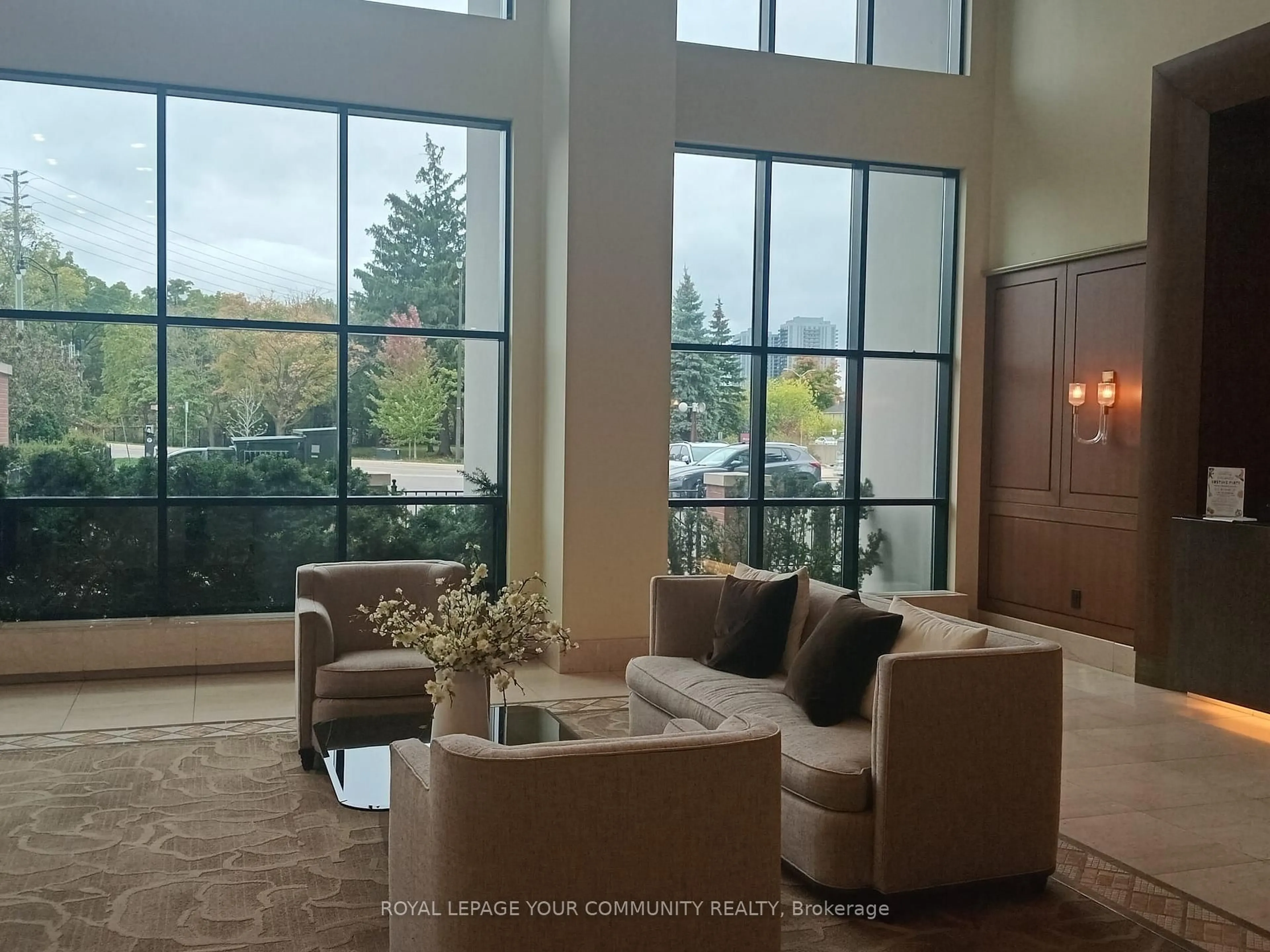 Unknown for 100 John St #608, Brampton Ontario L6W 0A8