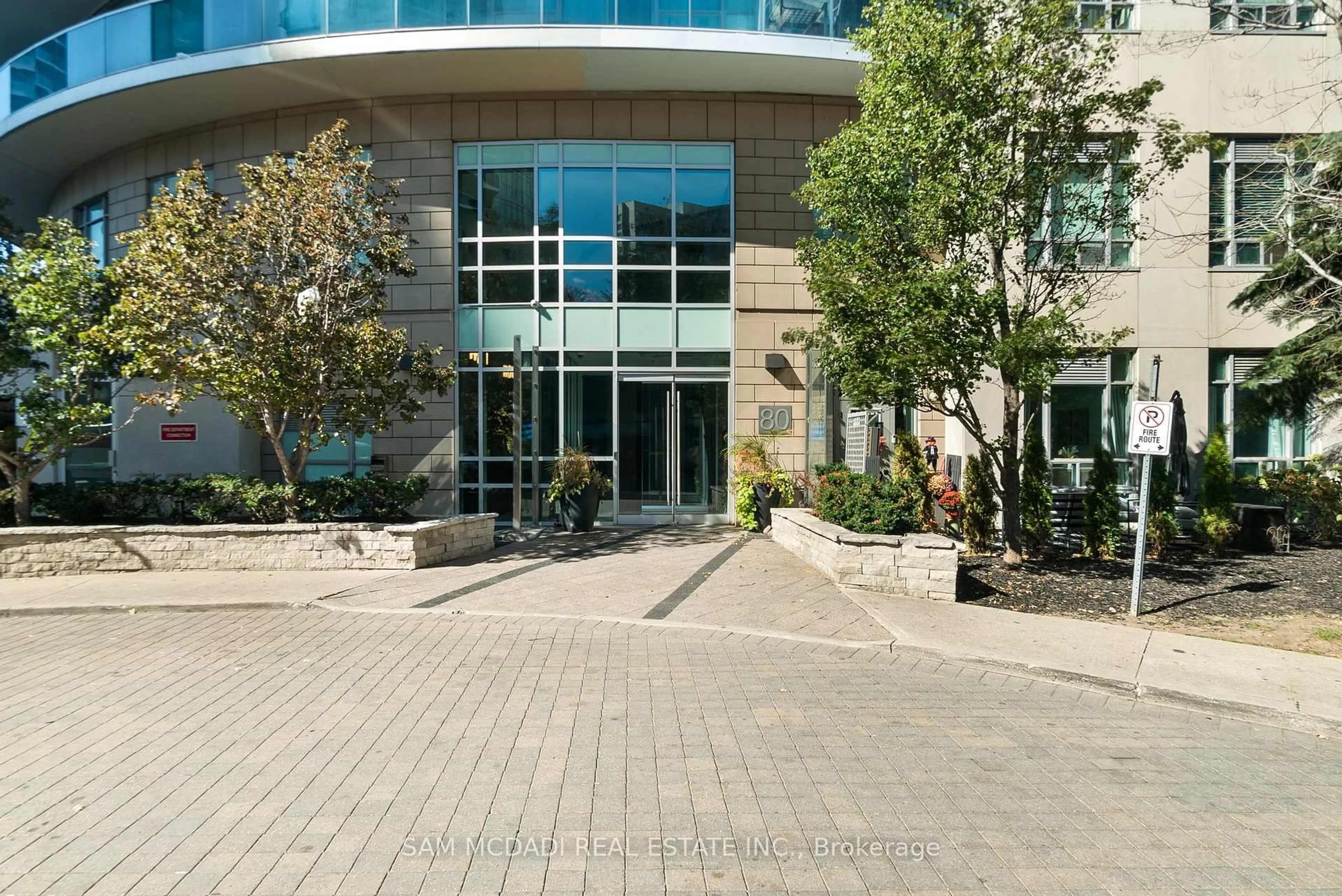 Indoor foyer for 80 Absolute Ave #911, Mississauga Ontario L4Z 0A5
