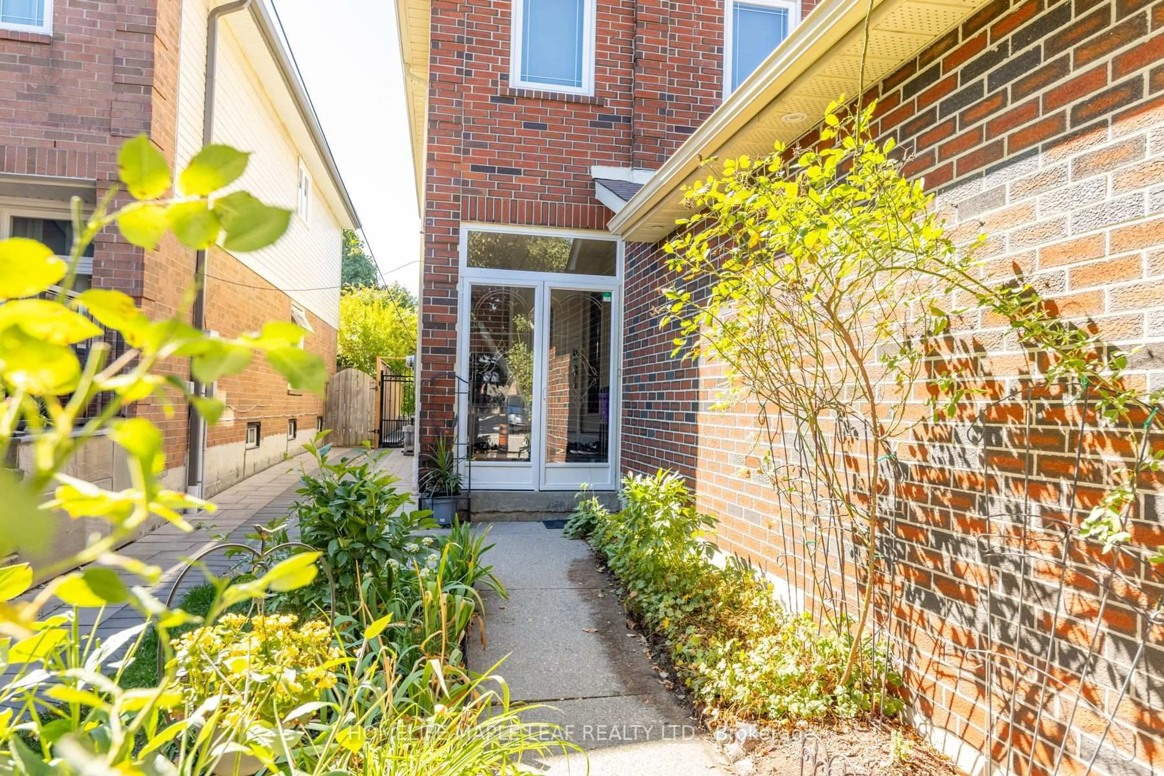 Home with brick exterior material, street for 3476 Ingram Rd, Mississauga Ontario L5L 4M7