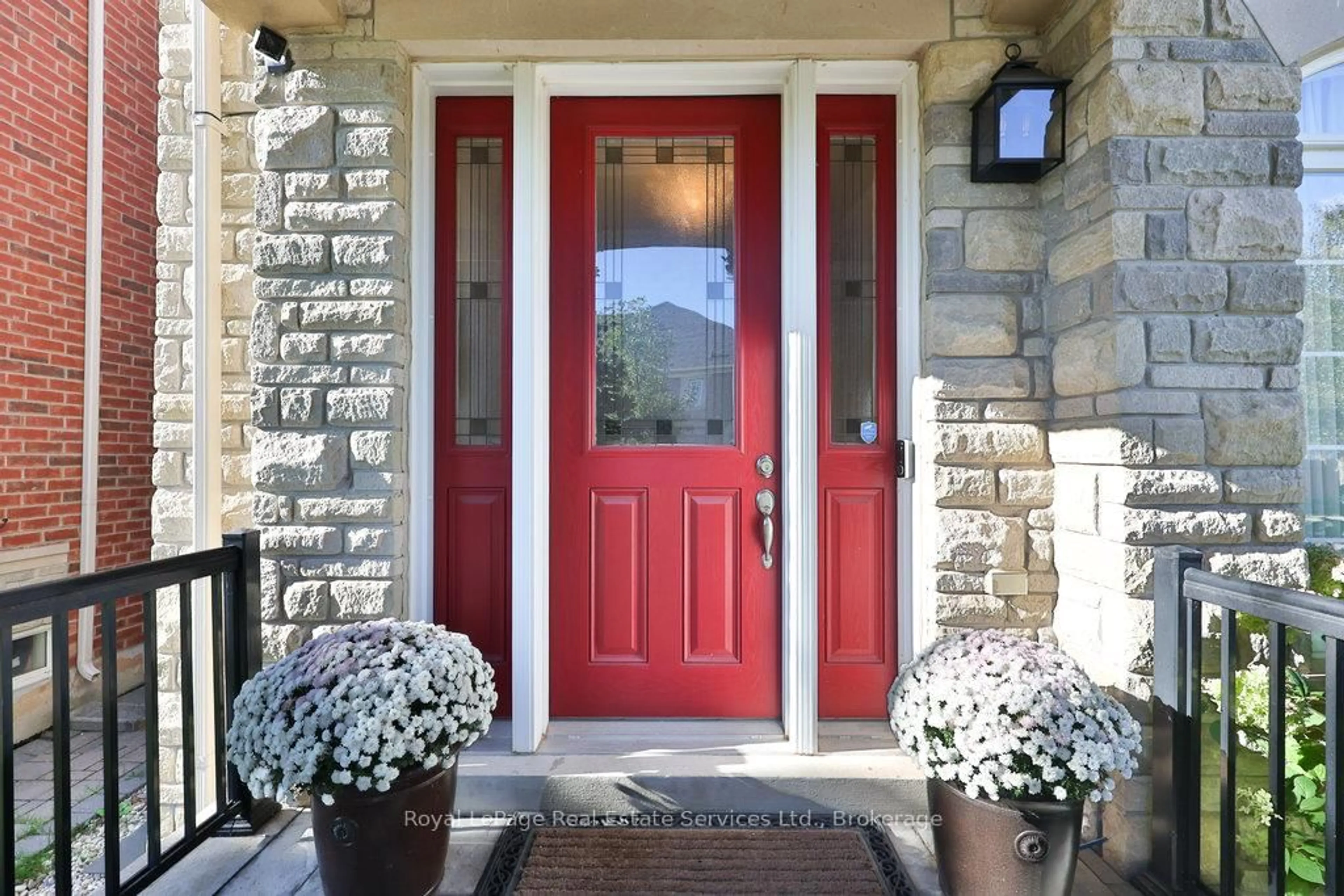 Indoor entryway for 3294 Robert Brown Blvd, Oakville Ontario L6M 0N7