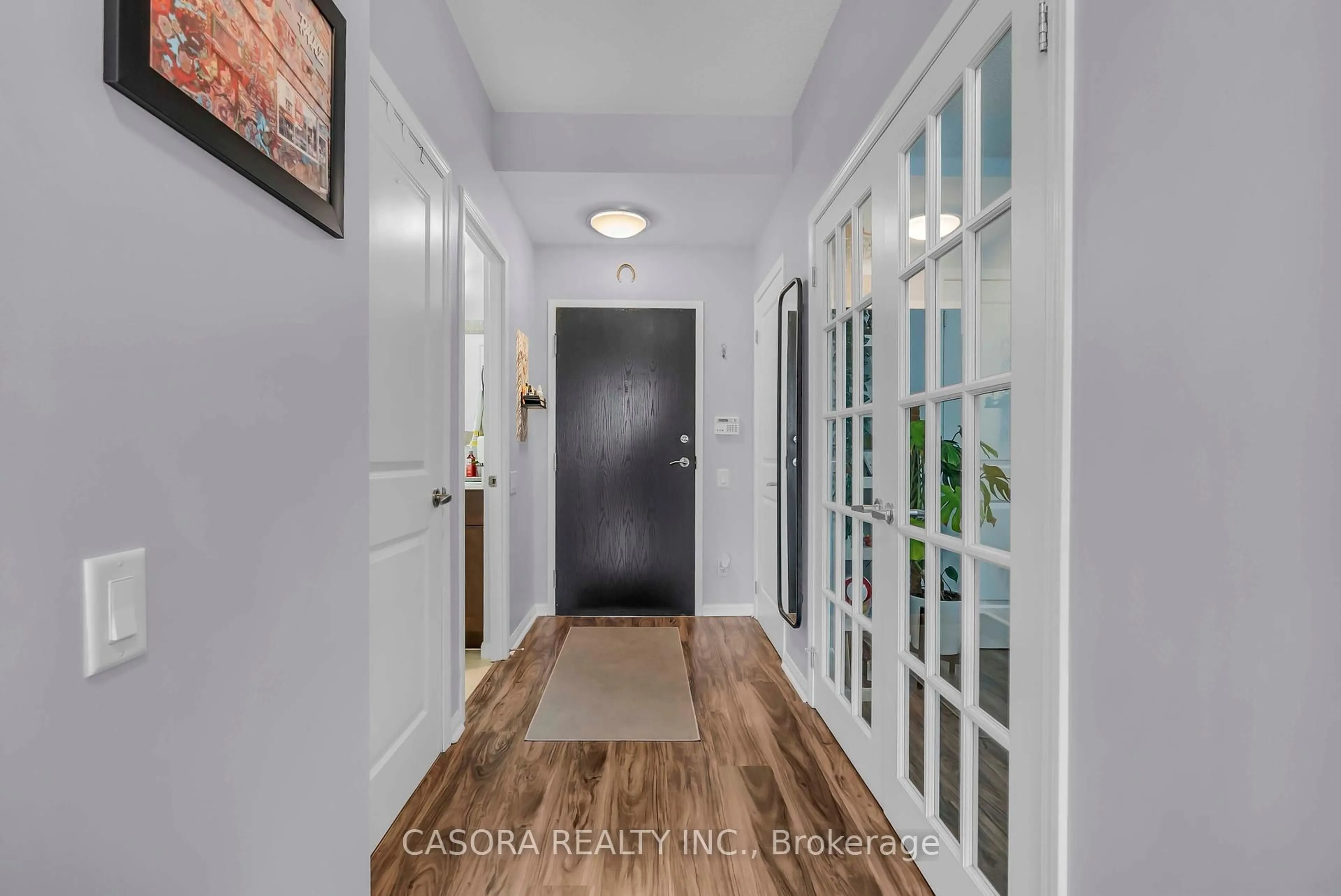 Indoor entryway for 15 Windermere Ave #1207, Toronto Ontario M6S 5A2
