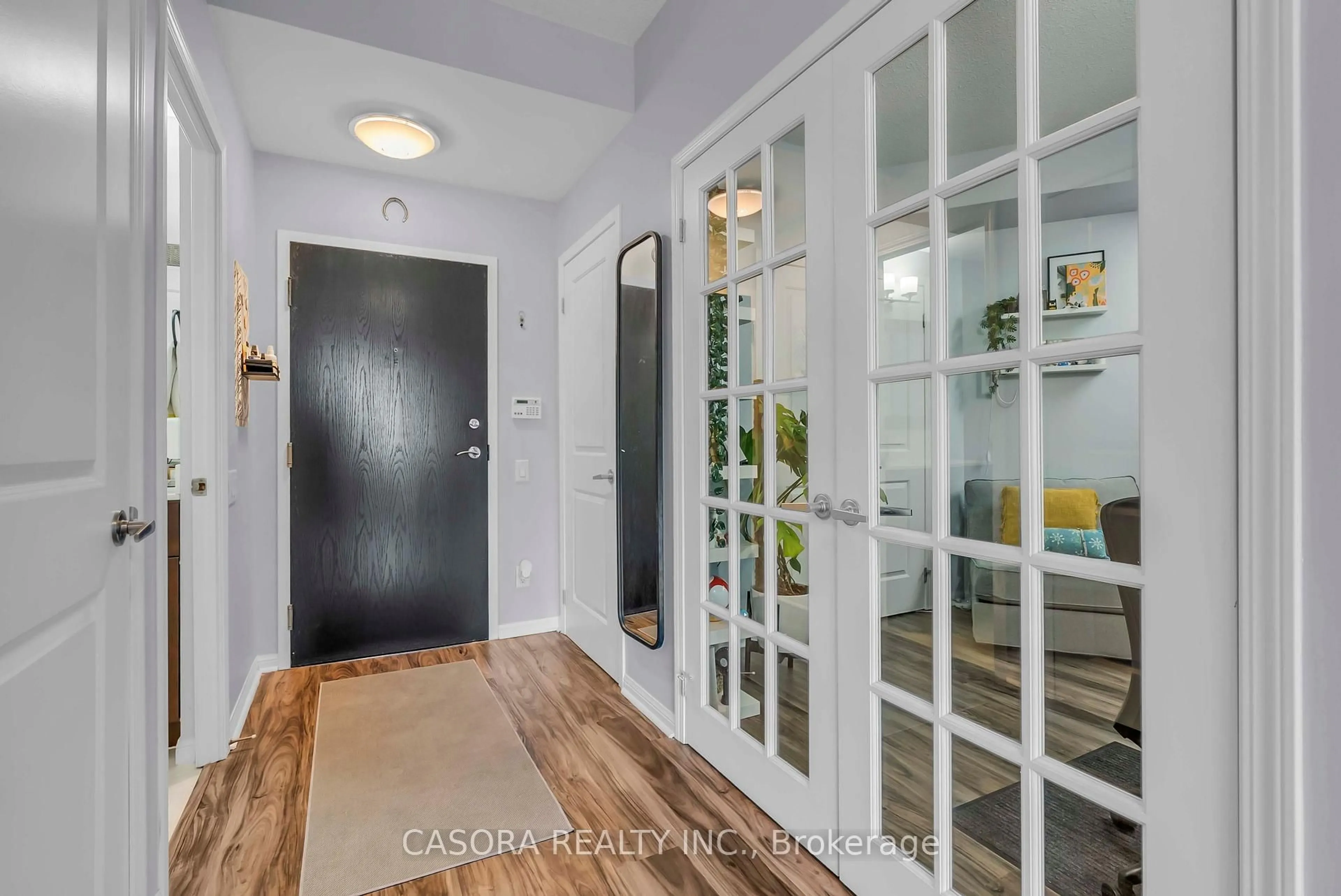 Indoor entryway for 15 Windermere Ave #1207, Toronto Ontario M6S 5A2