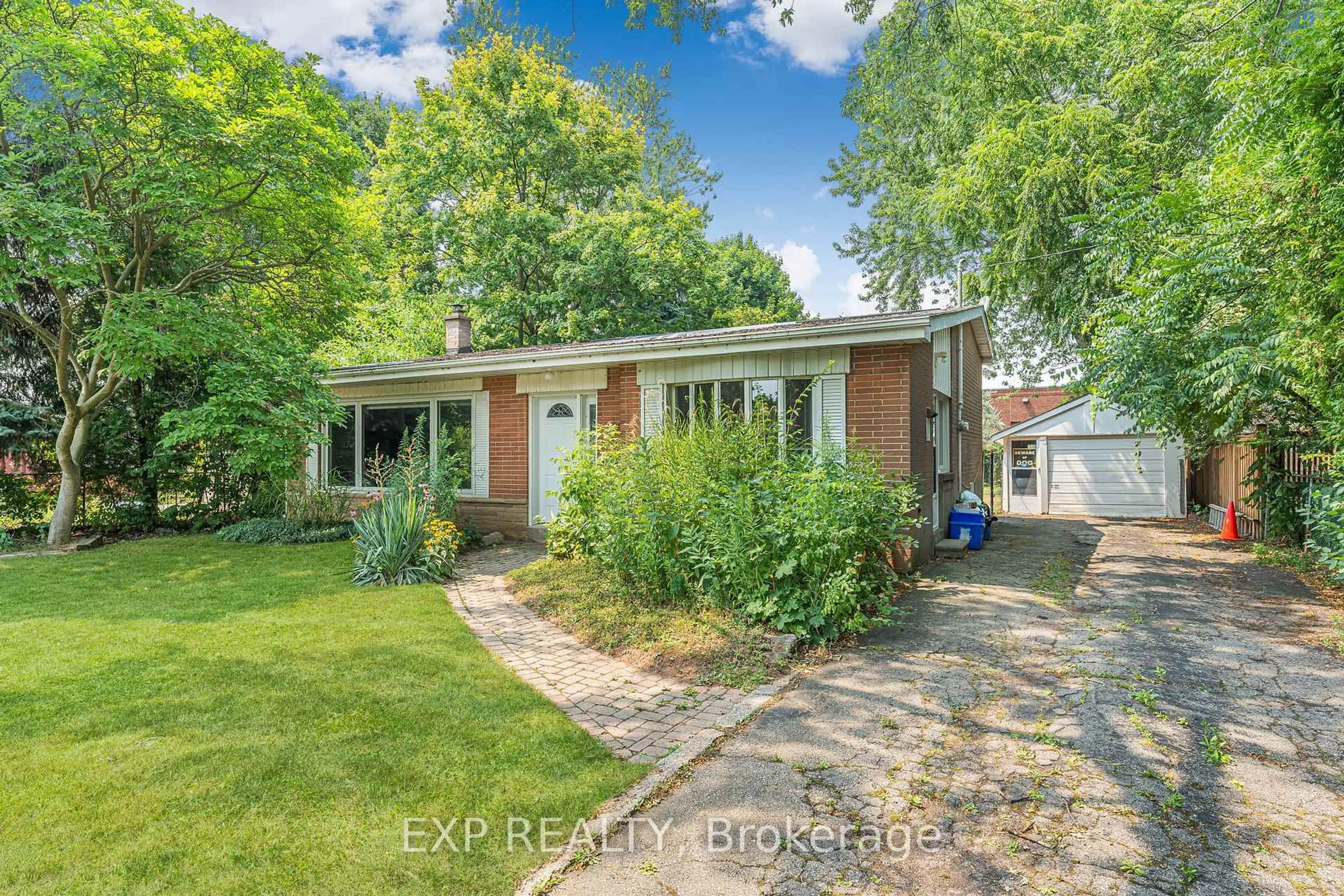 Home with brick exterior material, street for 611 Pinegrove Rd, Oakville Ontario L6K 2C5