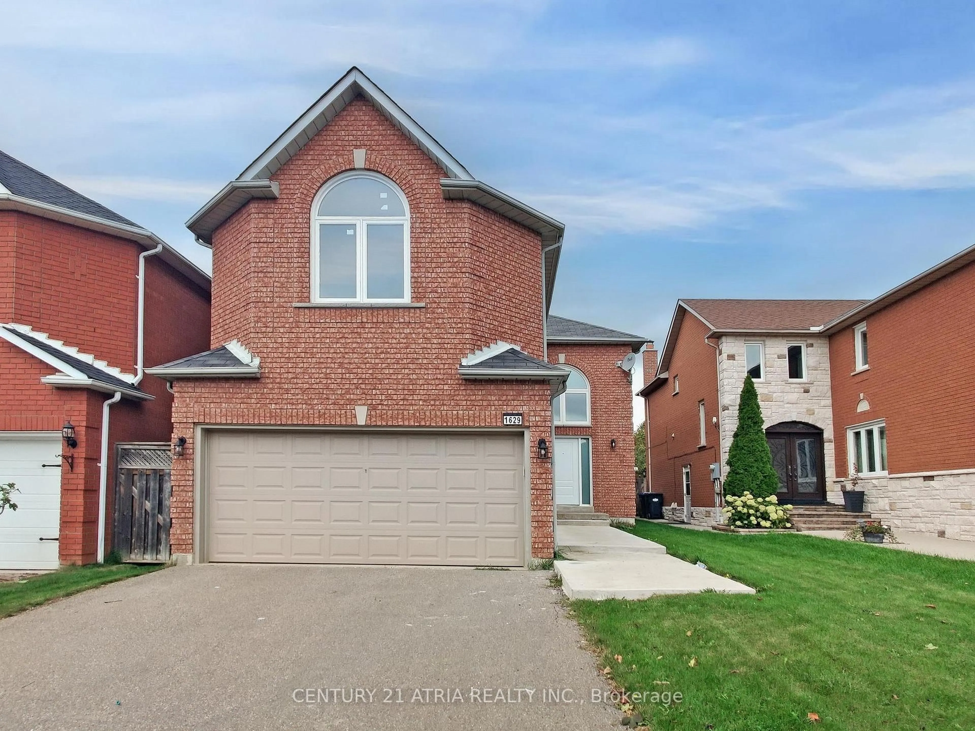 Home with brick exterior material, street for 1629 Astrella Cres, Mississauga Ontario L5M 4Z7