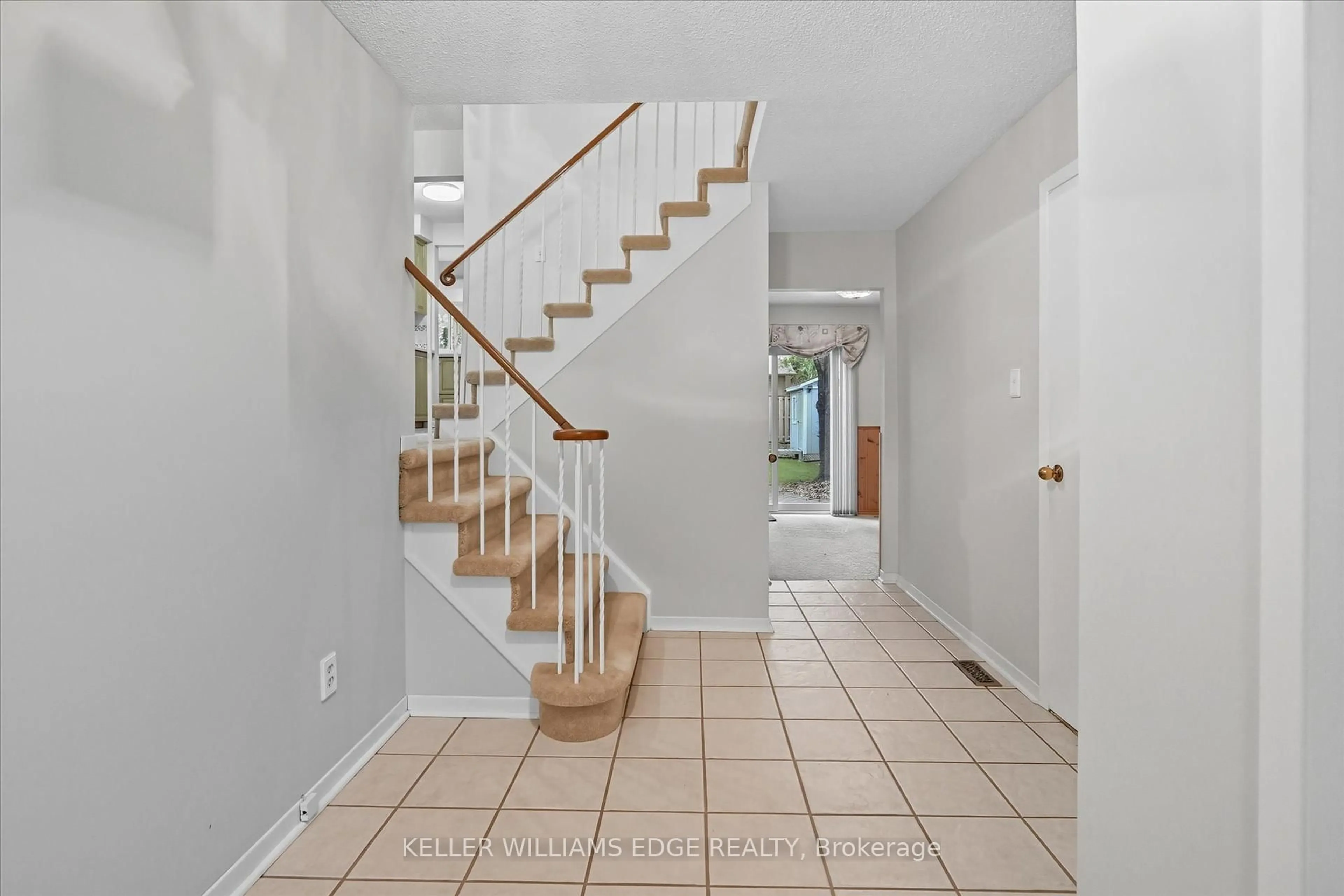 Unknown for 2400 Eaglesfield Dr, Burlington Ontario L7P 3V5