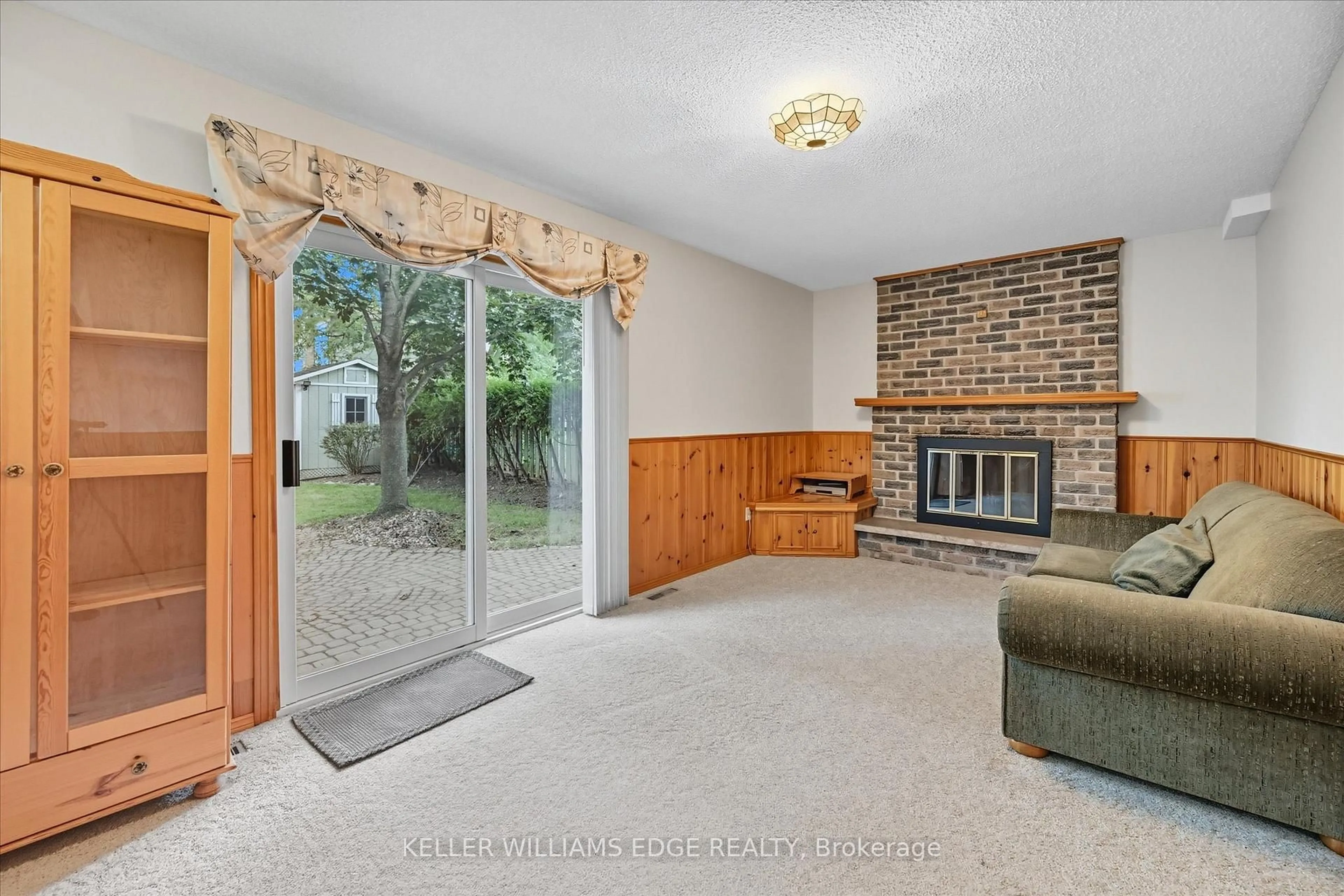 Unknown for 2400 Eaglesfield Dr, Burlington Ontario L7P 3V5