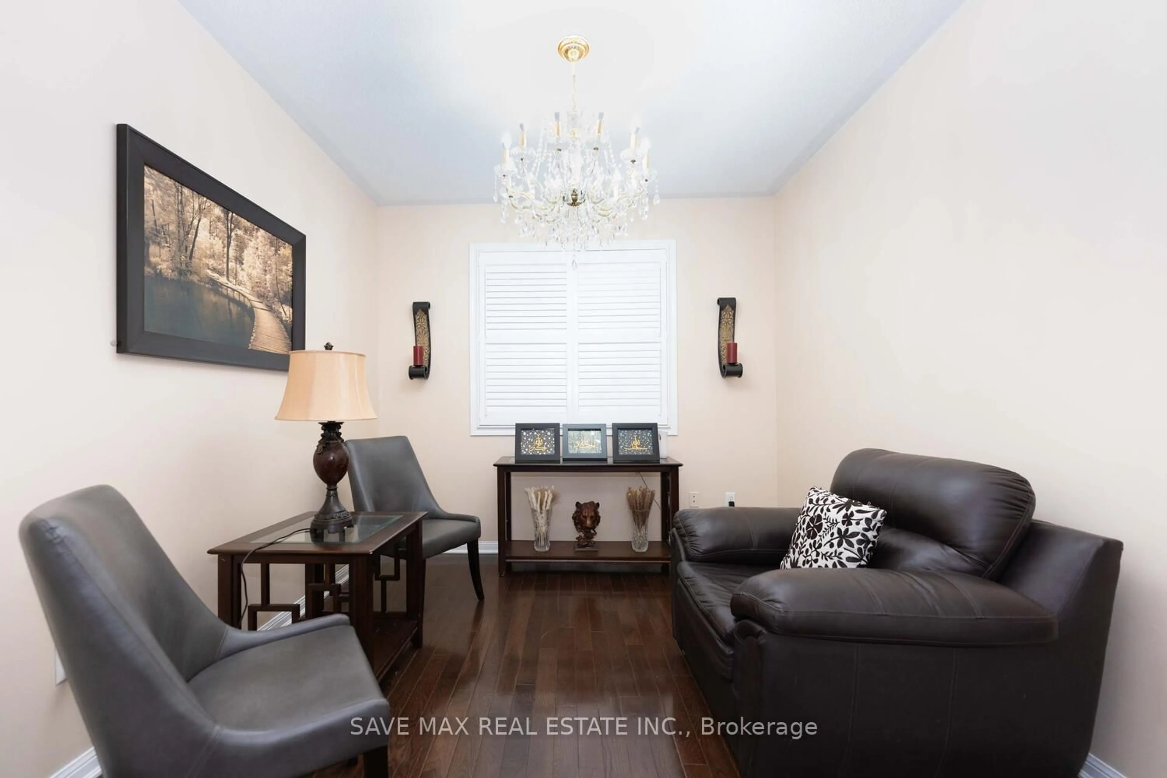Living room with furniture, unknown for 4 Donomore Dr, Brampton Ontario L7A 0S8