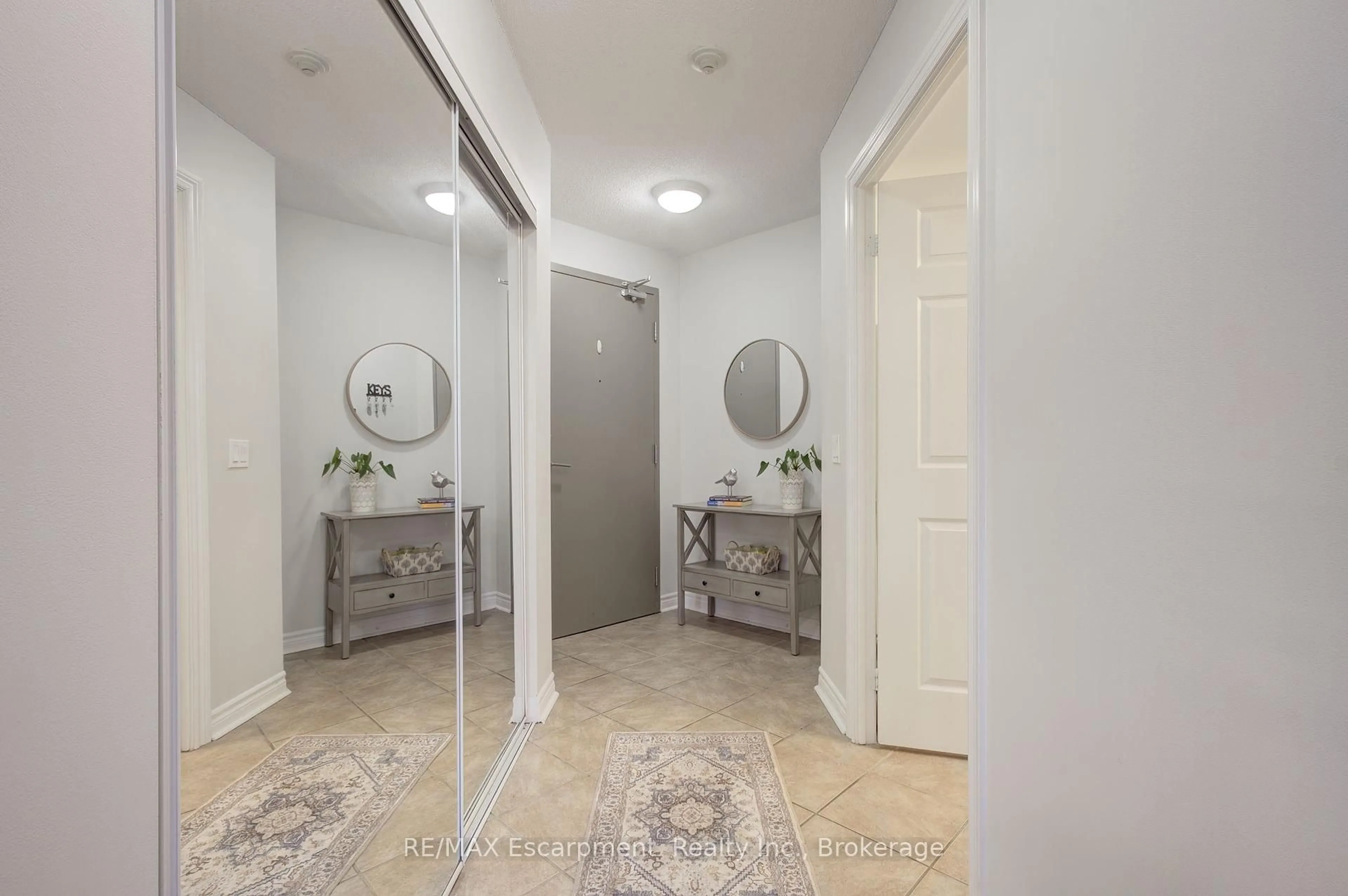 Unknown for 2325 Central Park Dr #311, Oakville Ontario L6H 0E2