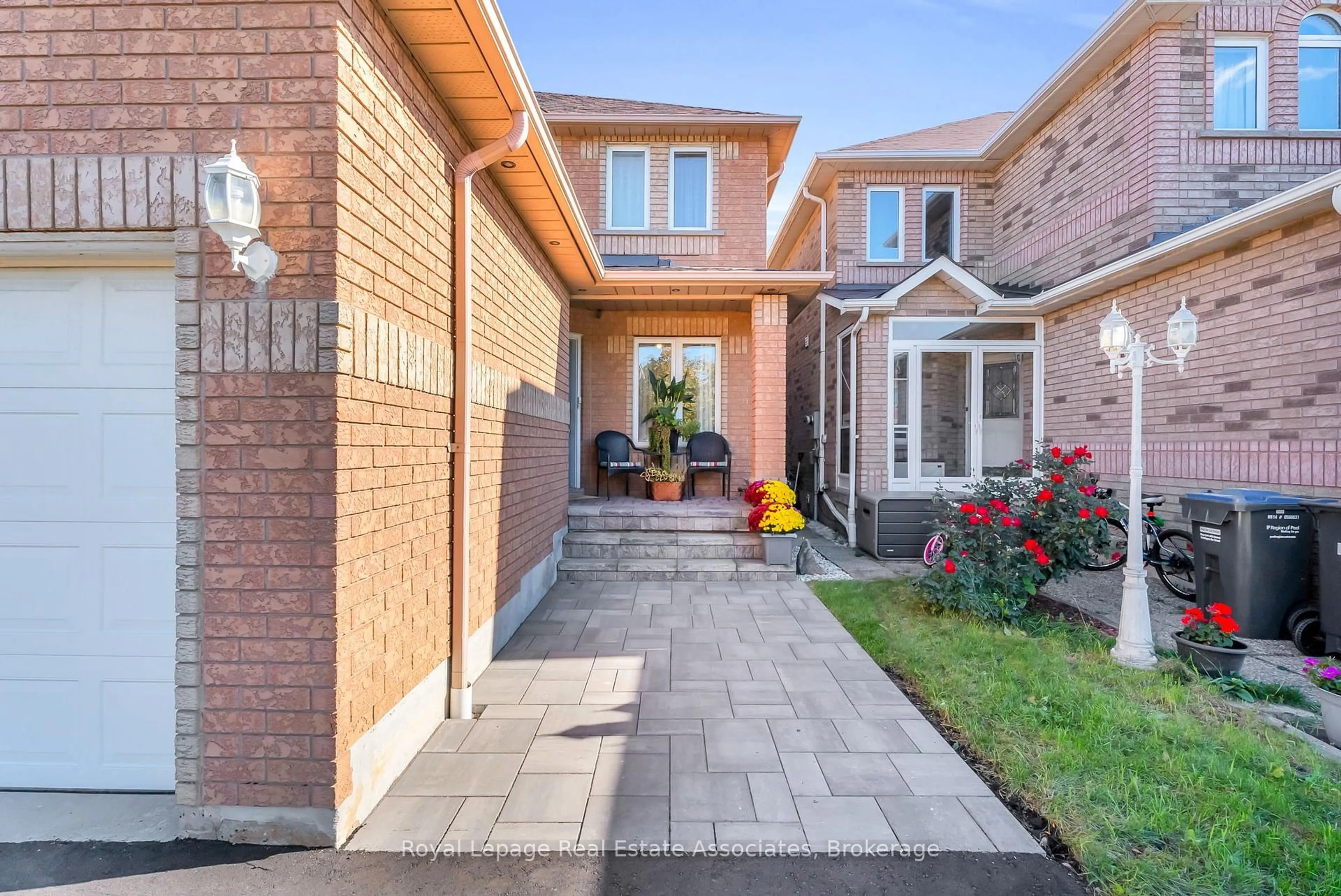 Home with brick exterior material, street for 548 Leatherleaf Dr, Mississauga Ontario L4Z 3Y5