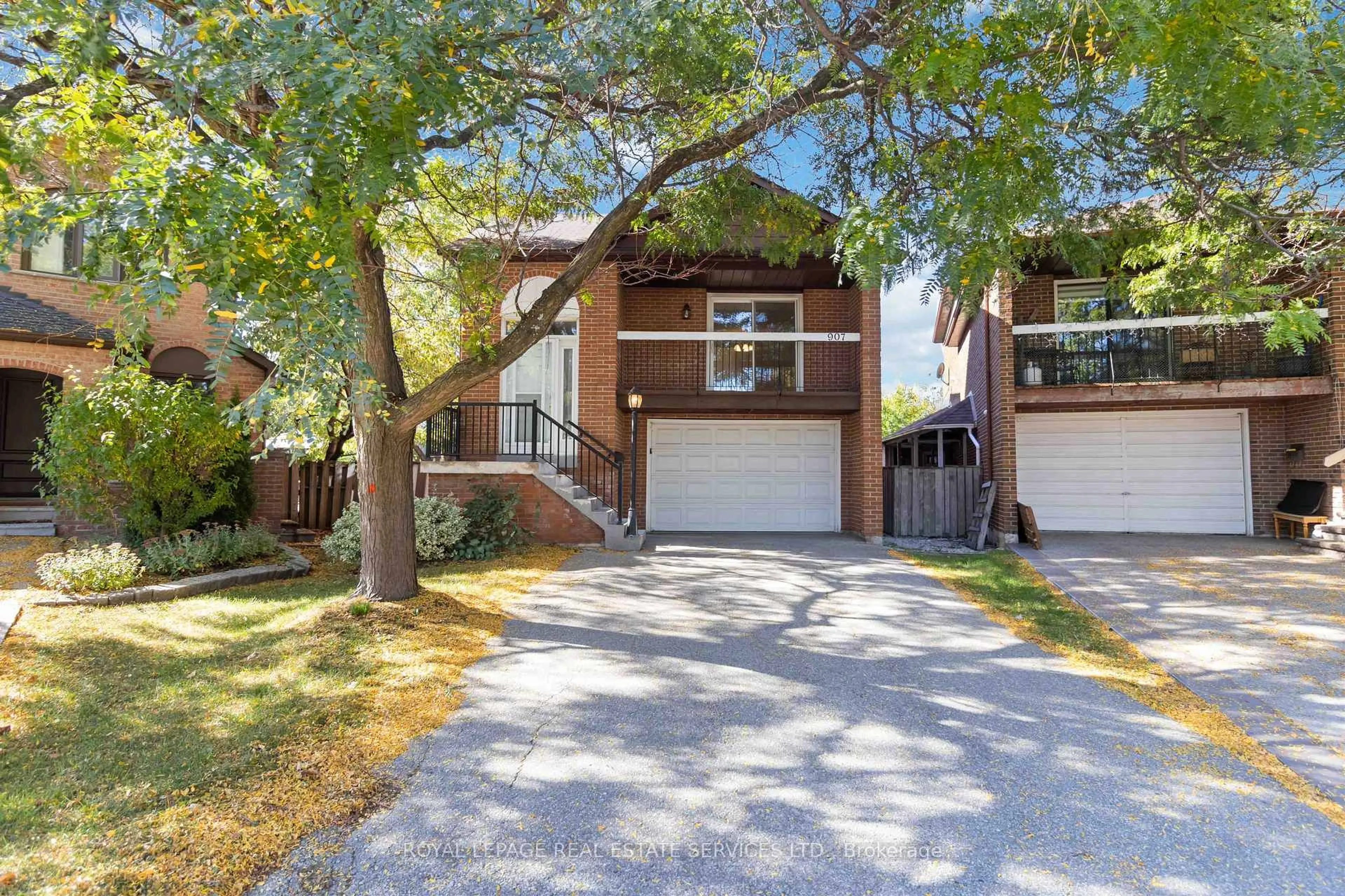 Unknown for 907 Thistle Down Circ, Mississauga Ontario L5C 3K5