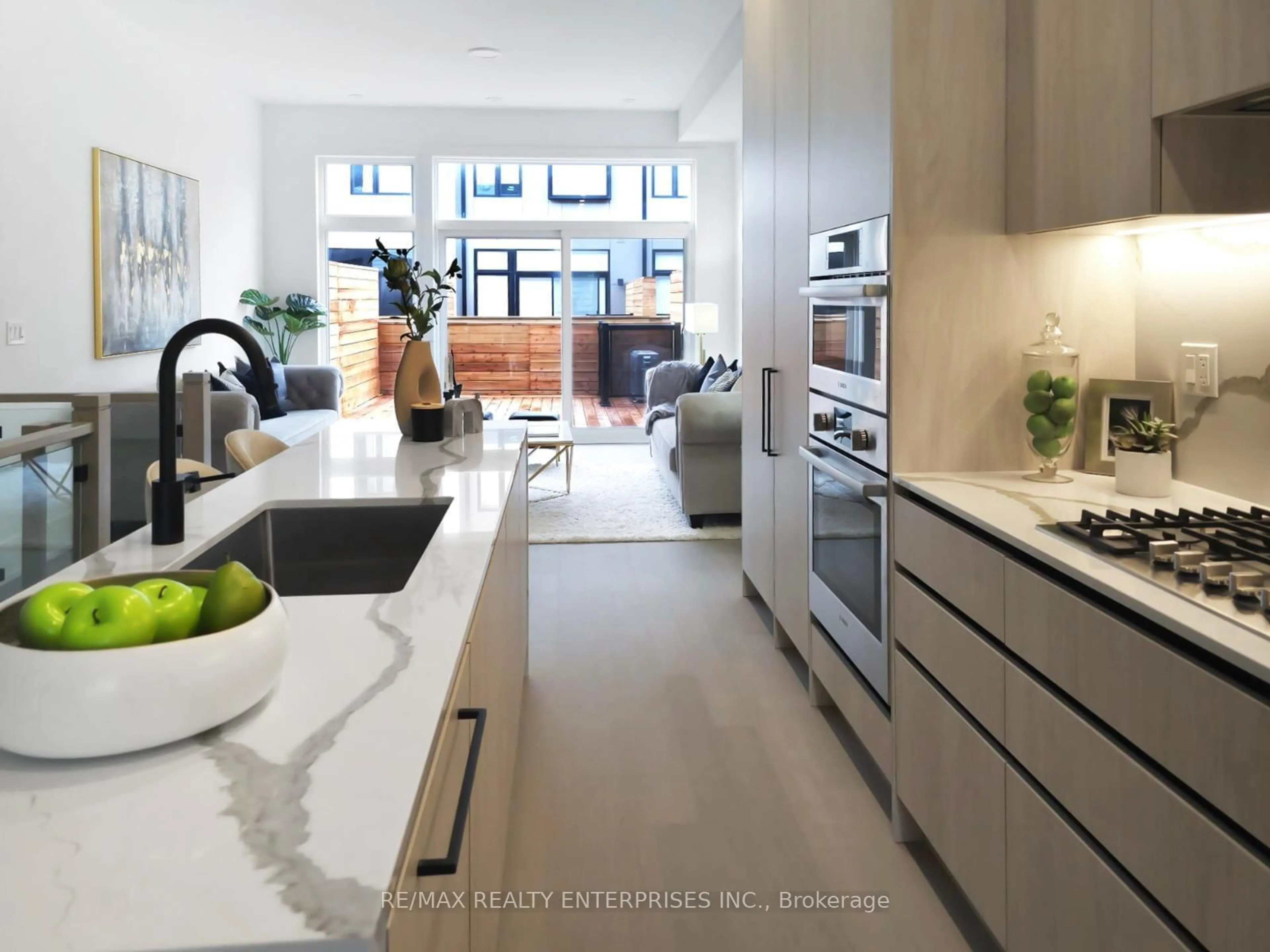 Contemporary kitchen, ceramic/tile floor for 35 Lou Parsons Way #60, Mississauga Ontario L5H 0B2