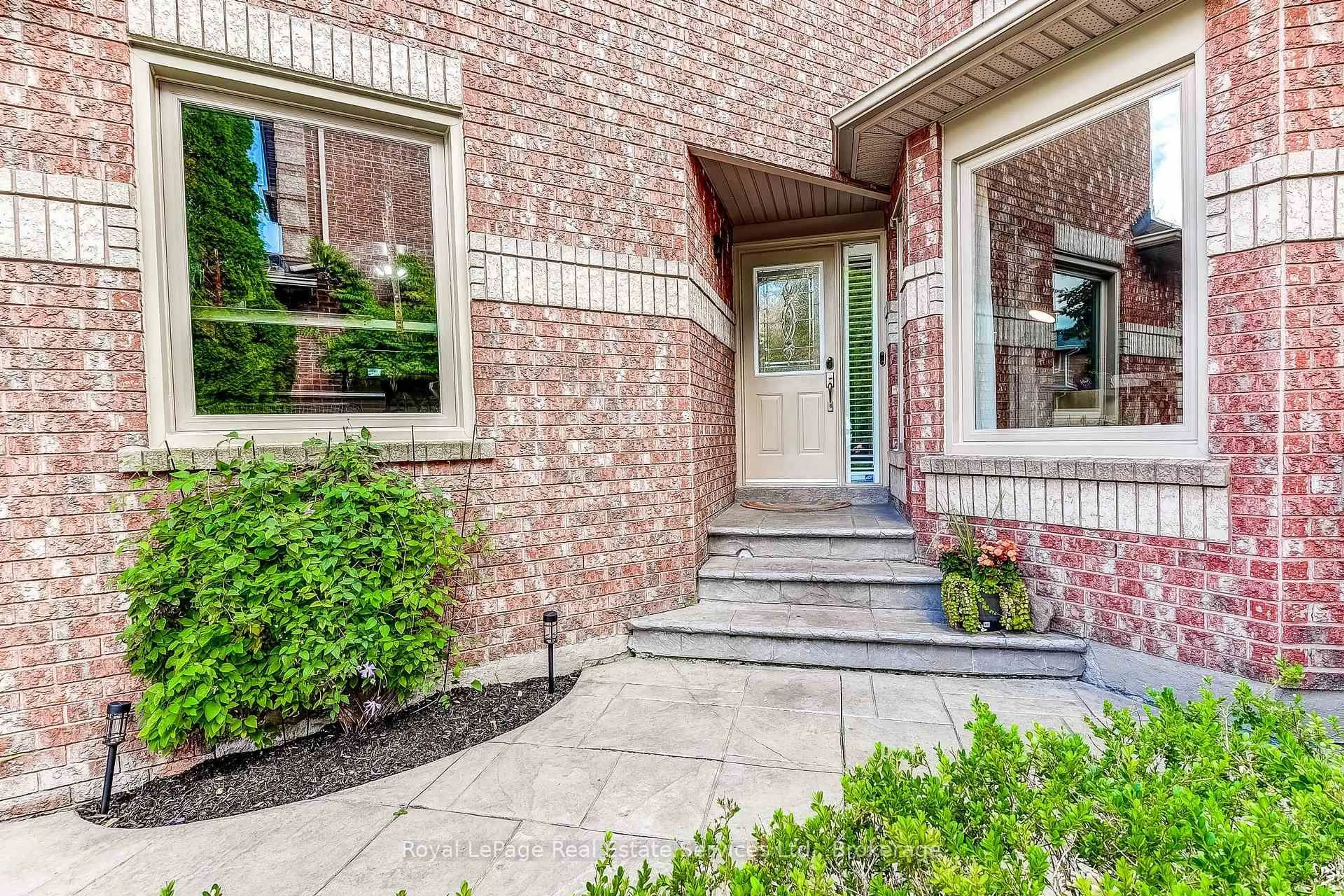 Home with brick exterior material, street for 2176 Havenbrook Rd, Oakville Ontario L6H 3B3