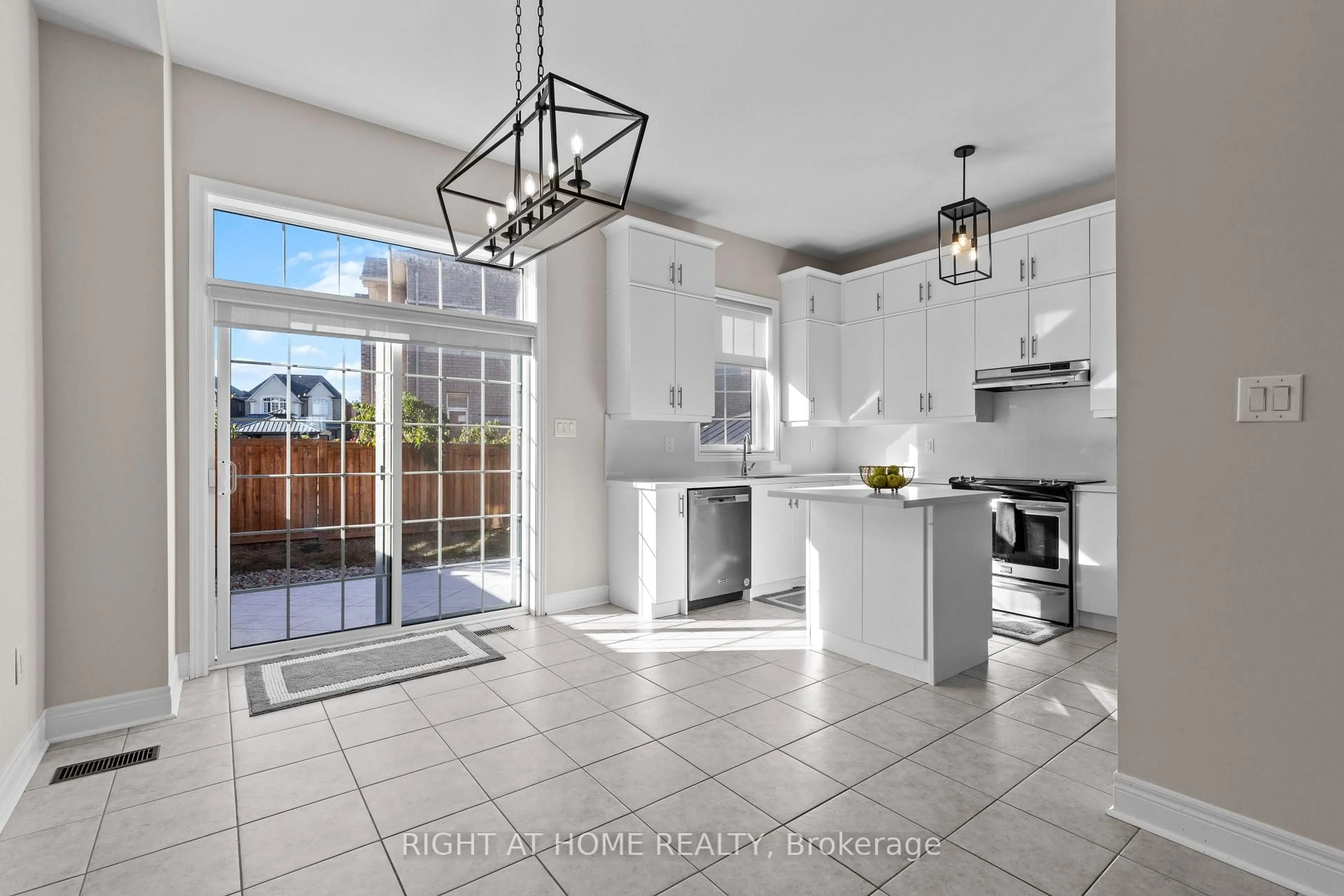Open concept kitchen, ceramic/tile floor for 23 Duffel Cres, Halton Hills Ontario L7G 0H7