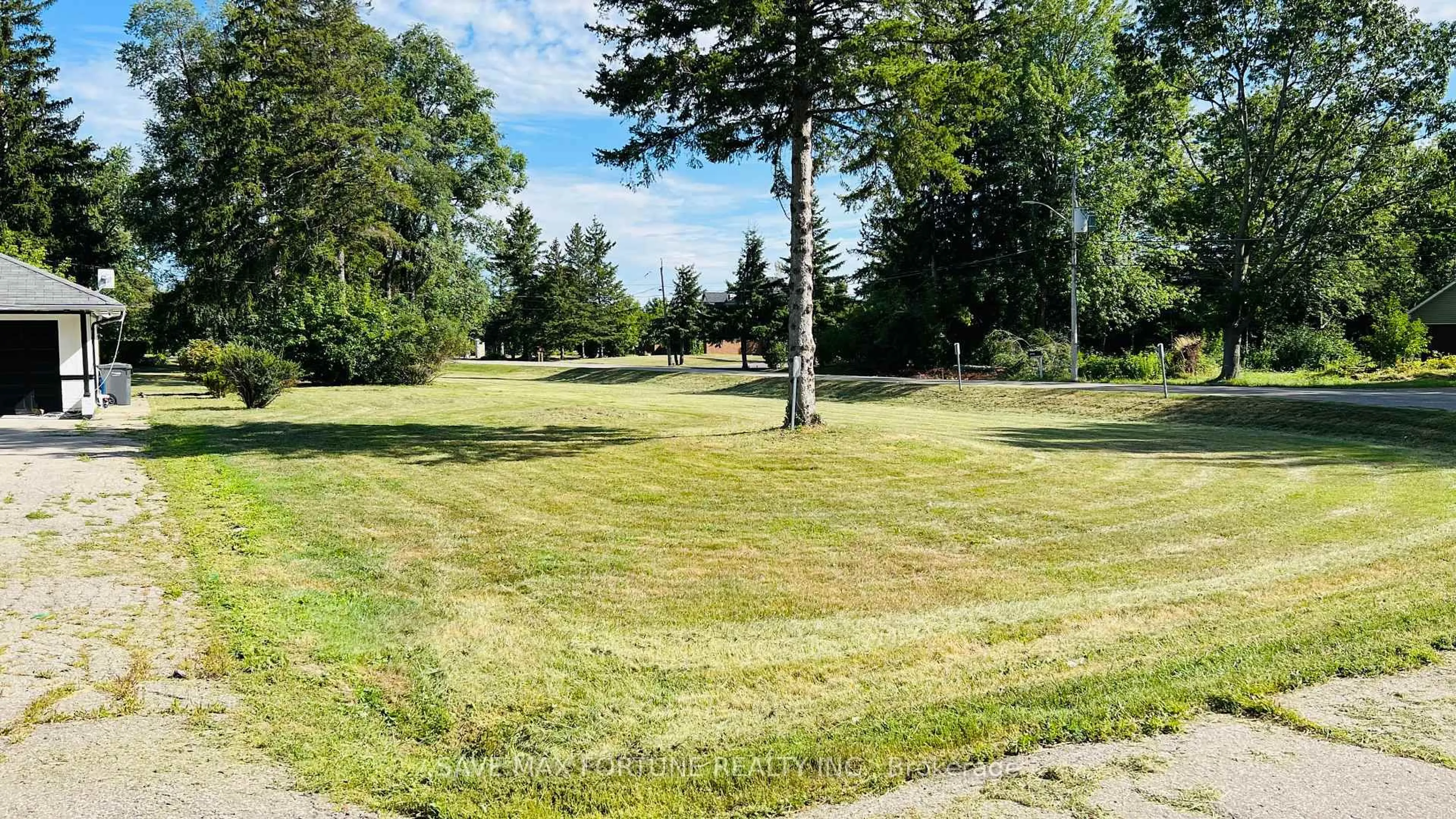 A pic from outside/outdoor area/front of a property/back of a property/a pic from drone, unknown for 59 Marysfield Dr, Brampton Ontario L6P 0J2