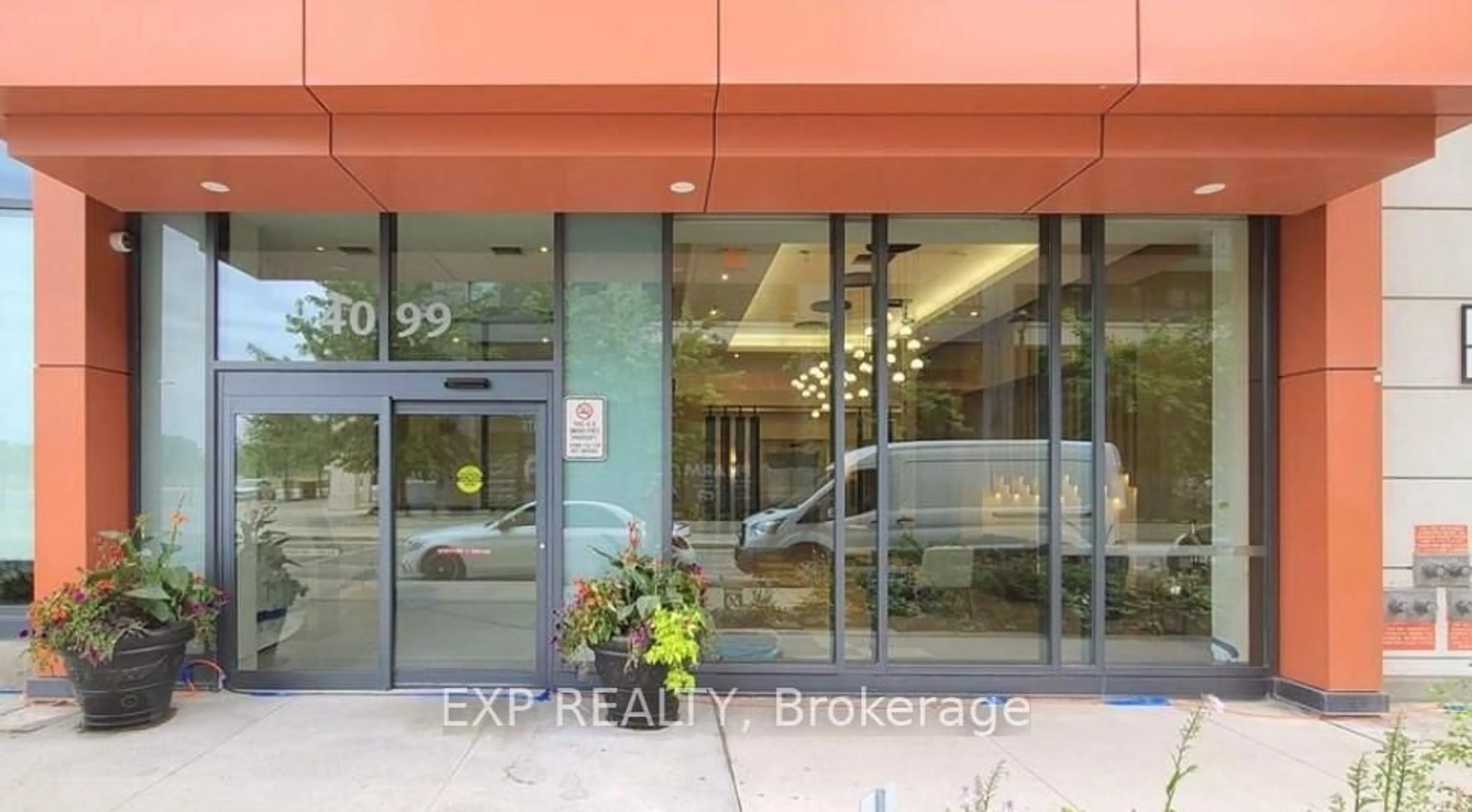 Indoor foyer for 4099 Brickstone Mews #3105, Mississauga Ontario L5B 0G2