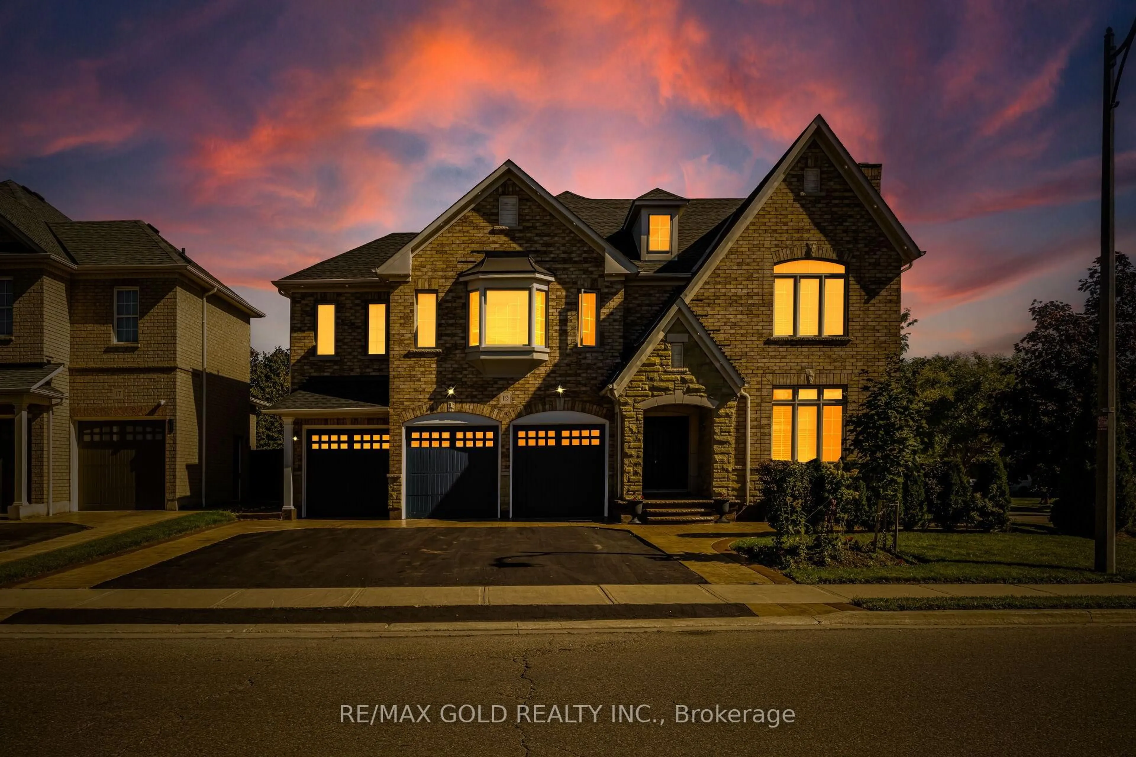 Home with brick exterior material, street for 19 Eiffel Blvd, Brampton Ontario L6P 1V9