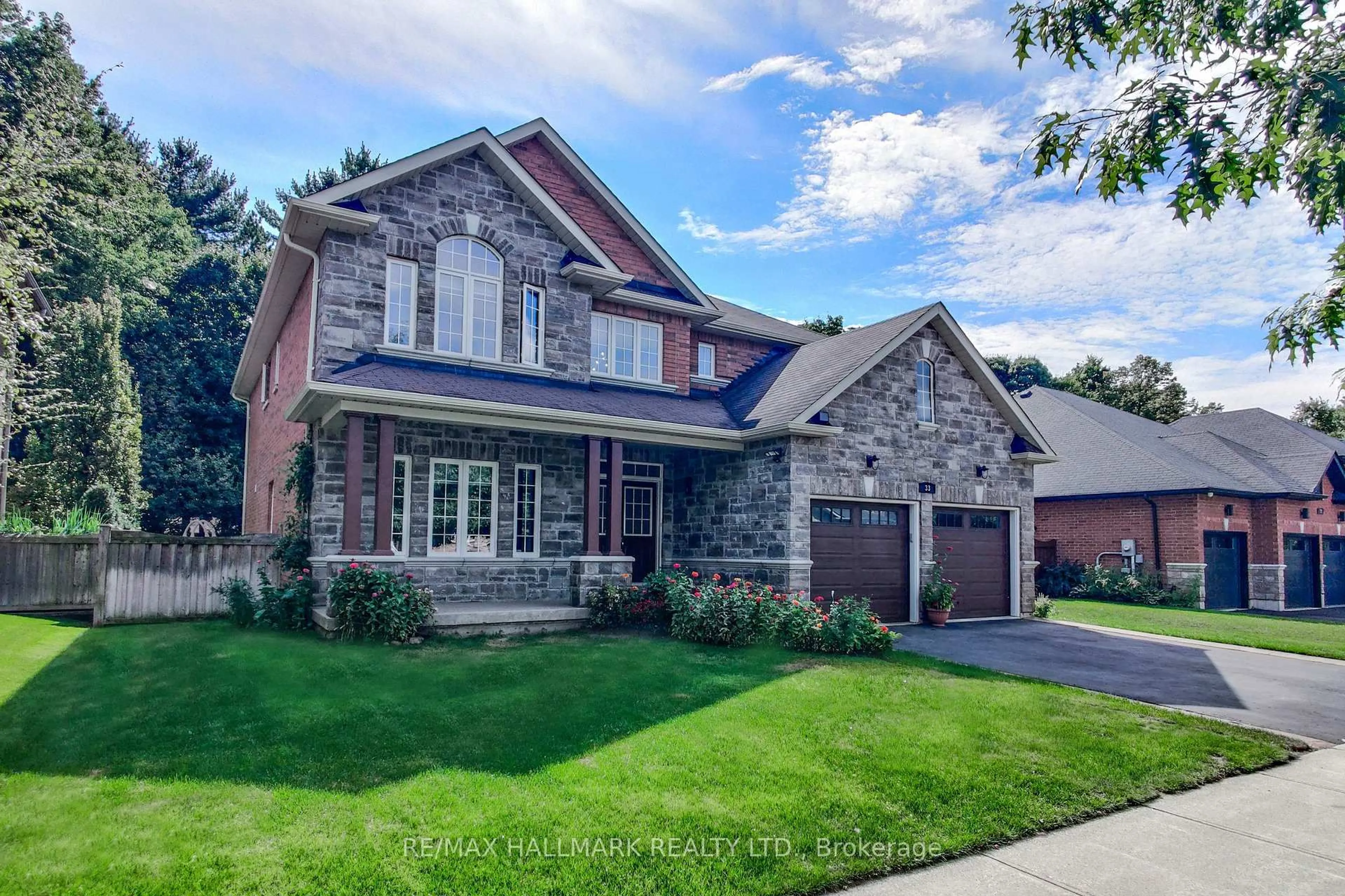 Home with brick exterior material, street for 33 Borland Cres, Caledon Ontario L7C 3M4