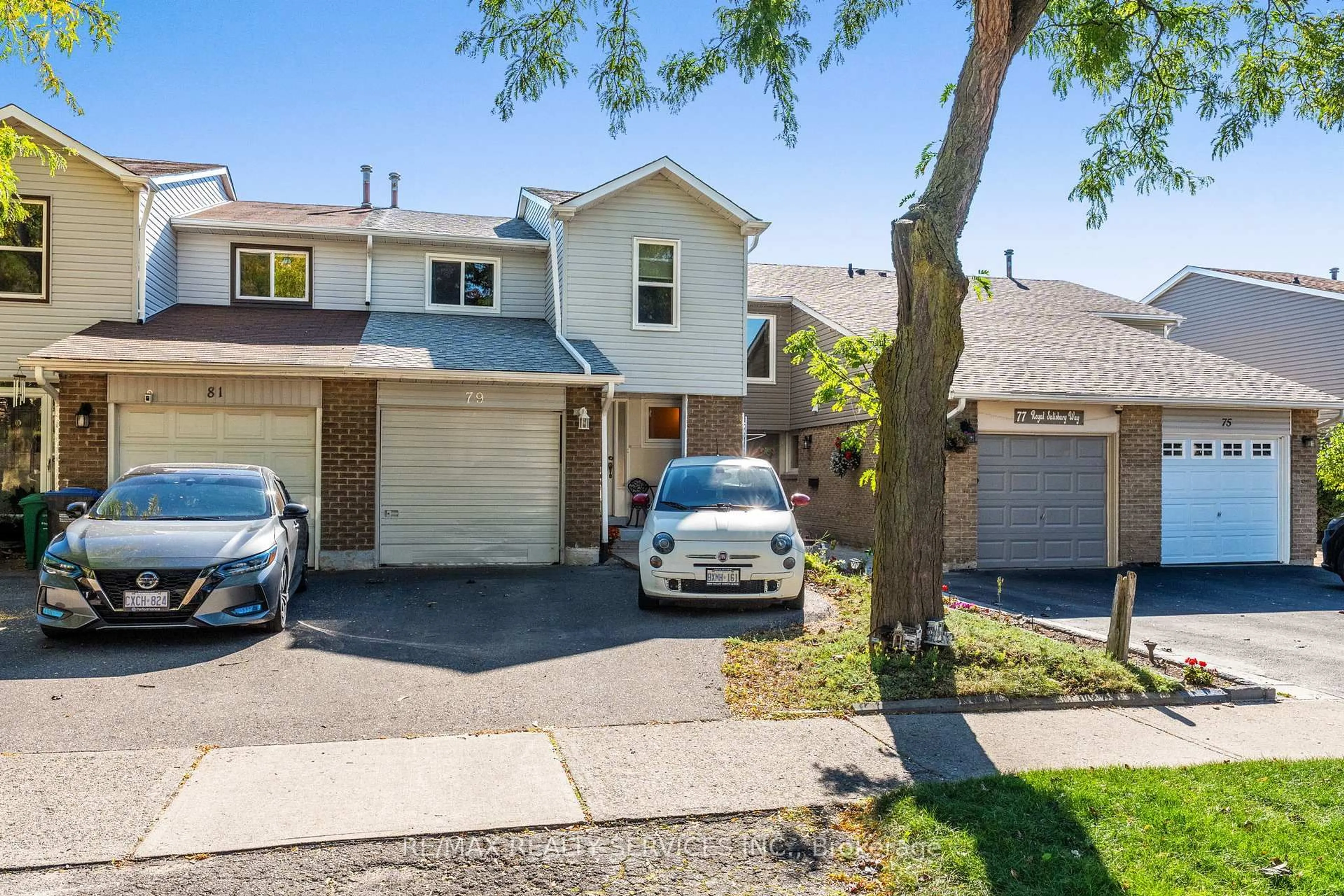 A pic from outside/outdoor area/front of a property/back of a property/a pic from drone, street for 79 Royal Salisbury Way, Brampton Ontario L6V 3J3