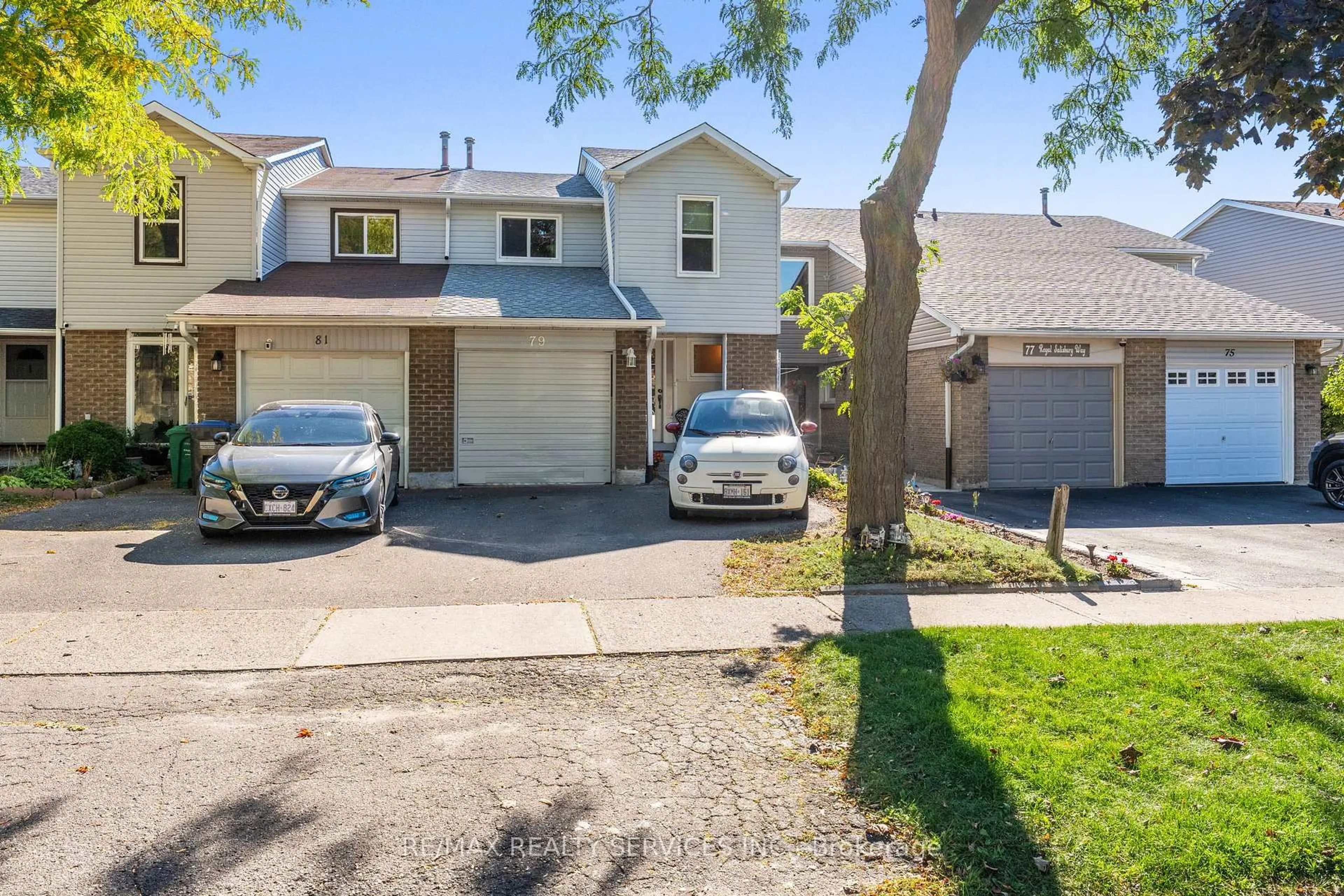 A pic from outside/outdoor area/front of a property/back of a property/a pic from drone, street for 79 Royal Salisbury Way, Brampton Ontario L6V 3J3