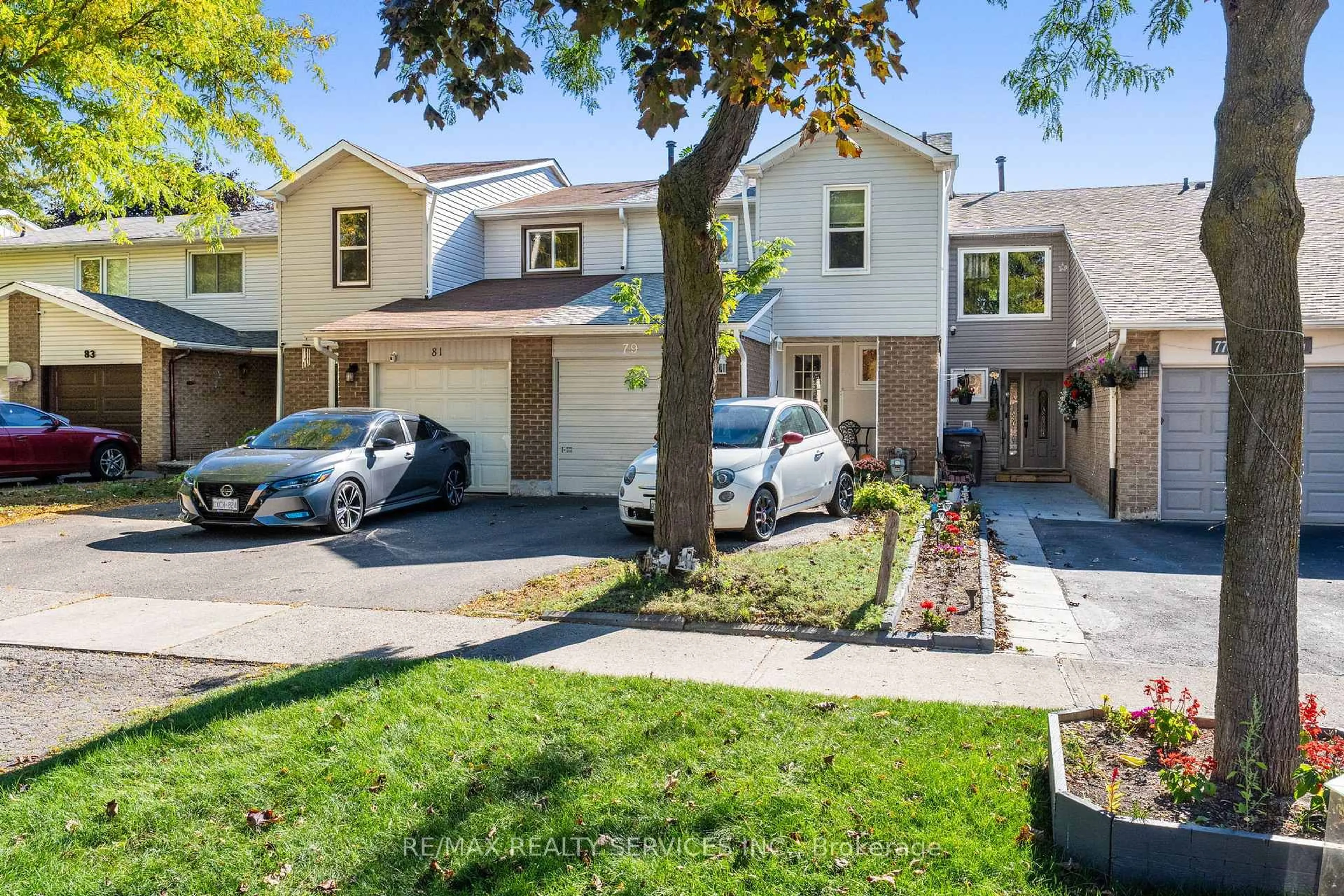 A pic from outside/outdoor area/front of a property/back of a property/a pic from drone, street for 79 Royal Salisbury Way, Brampton Ontario L6V 3J3