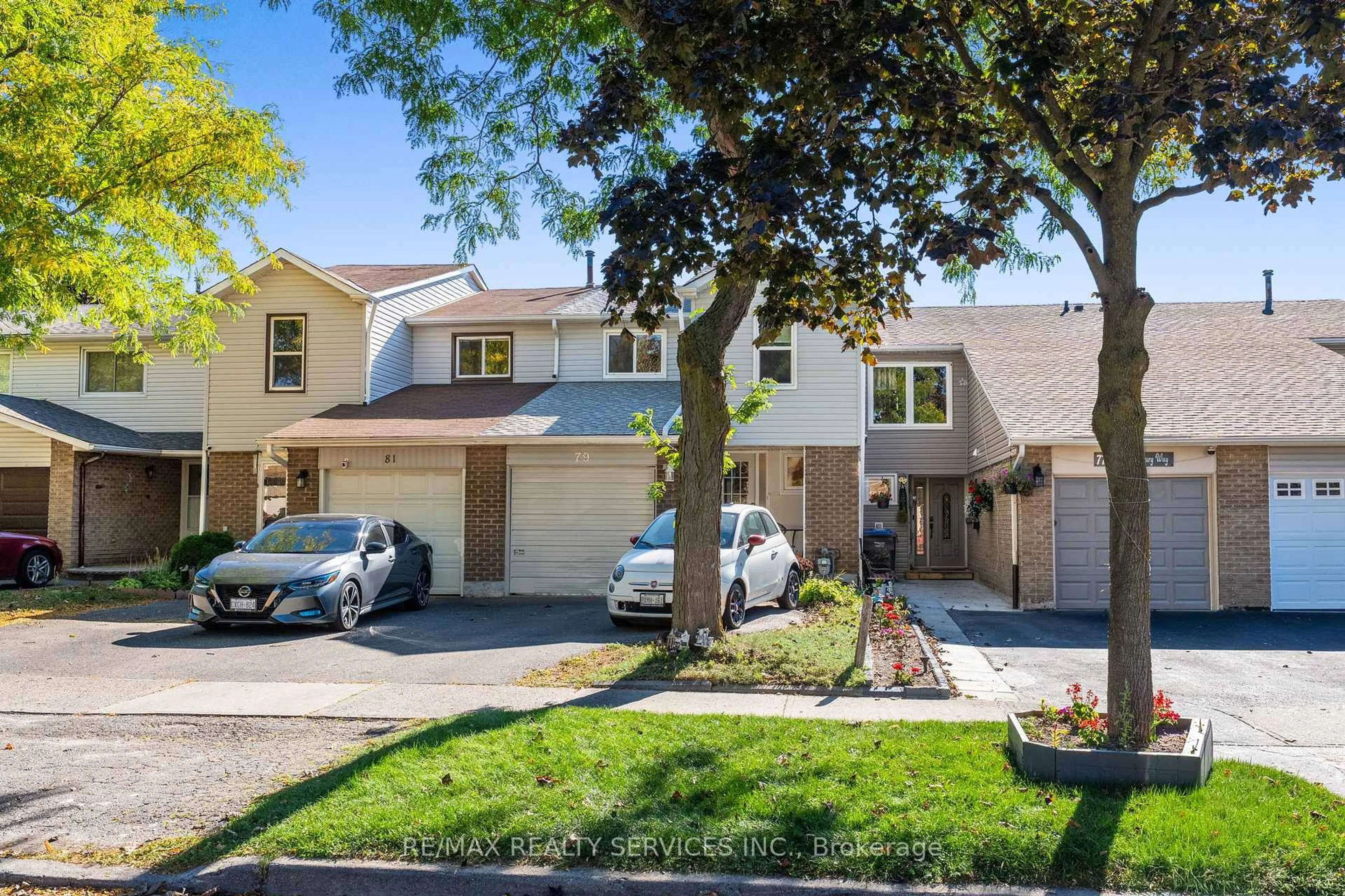 A pic from outside/outdoor area/front of a property/back of a property/a pic from drone, street for 79 Royal Salisbury Way, Brampton Ontario L6V 3J3