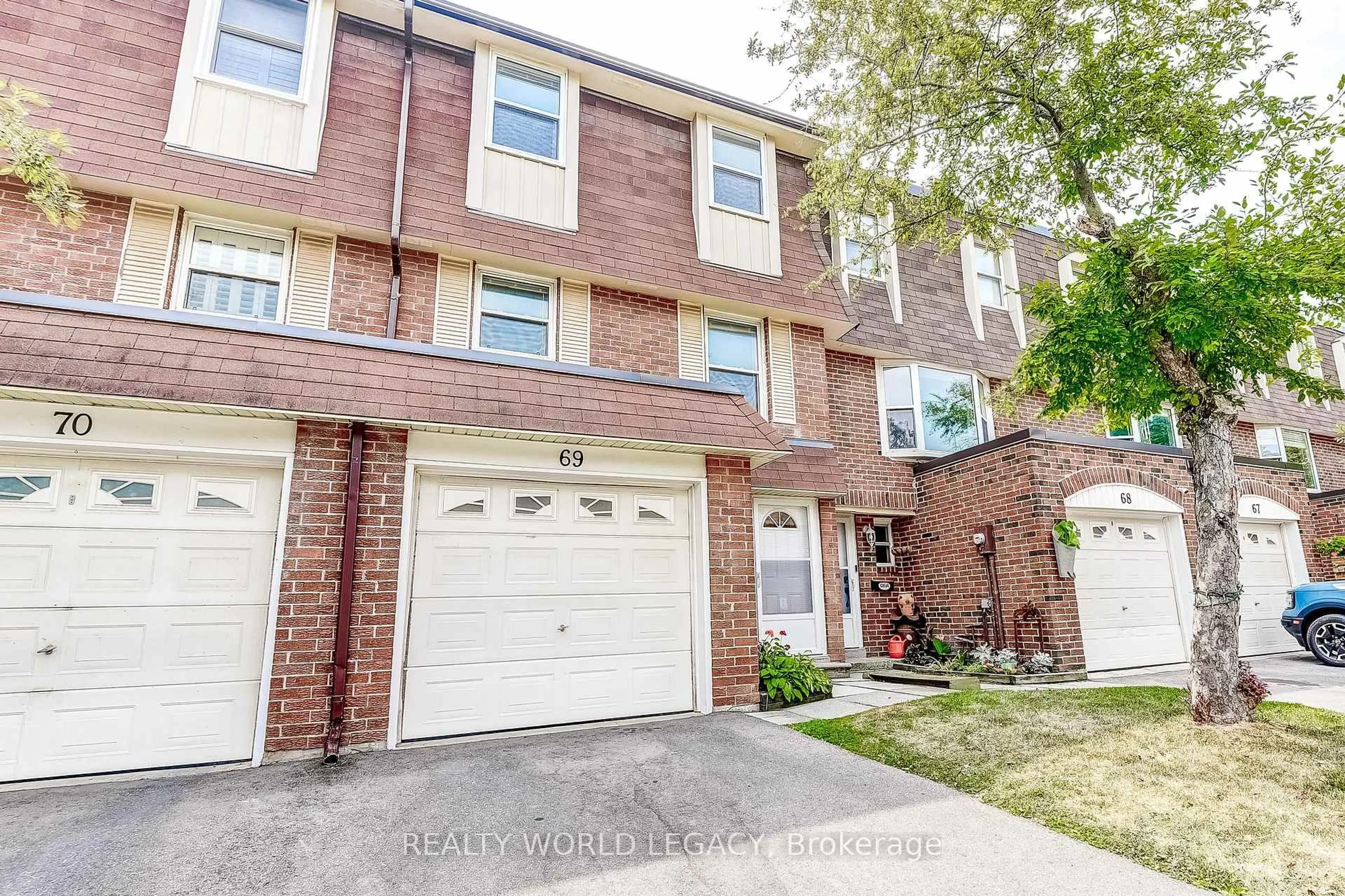 Home with brick exterior material, street for 235 Bronte St #69, Milton Ontario L9T 3V8