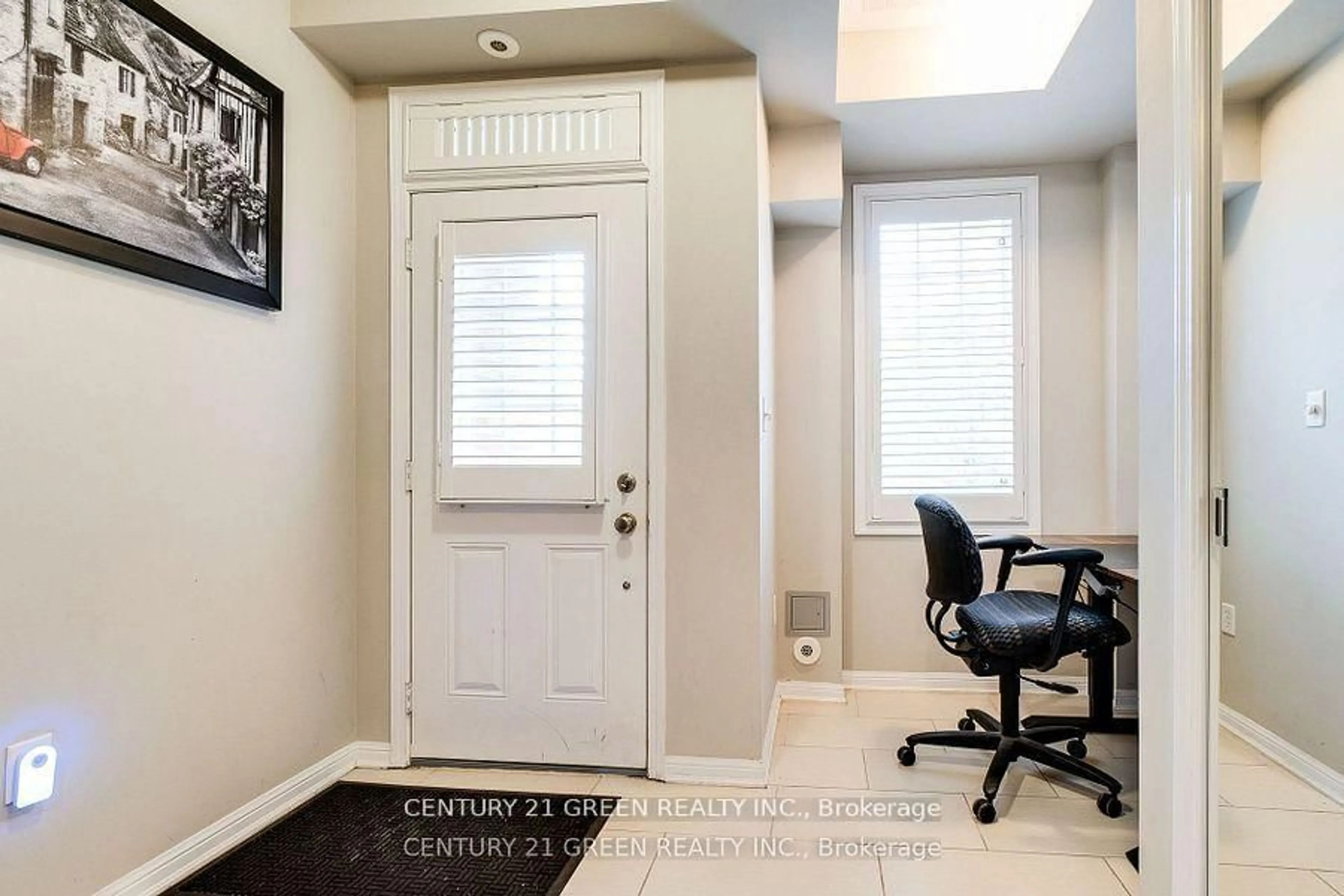 Indoor entryway for 2614 Dashwood Dr #24, Oakville Ontario L6M 4C2