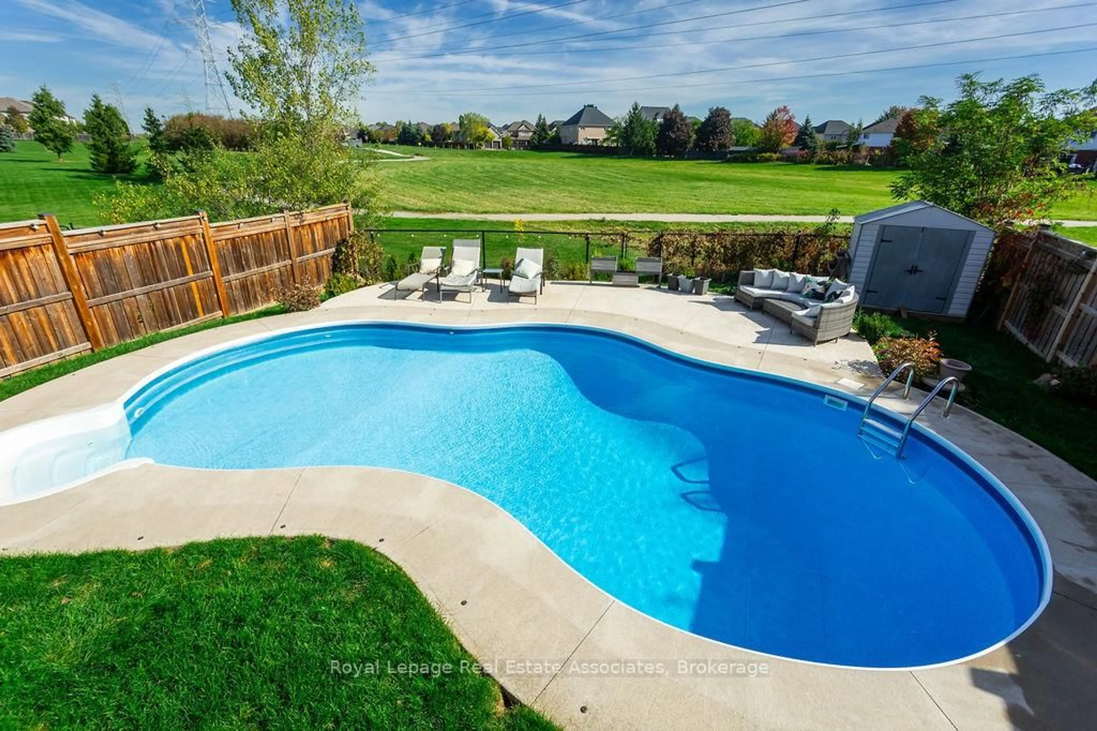 Pool for 2913 Darien Rd, Burlington Ontario L7M 4K2