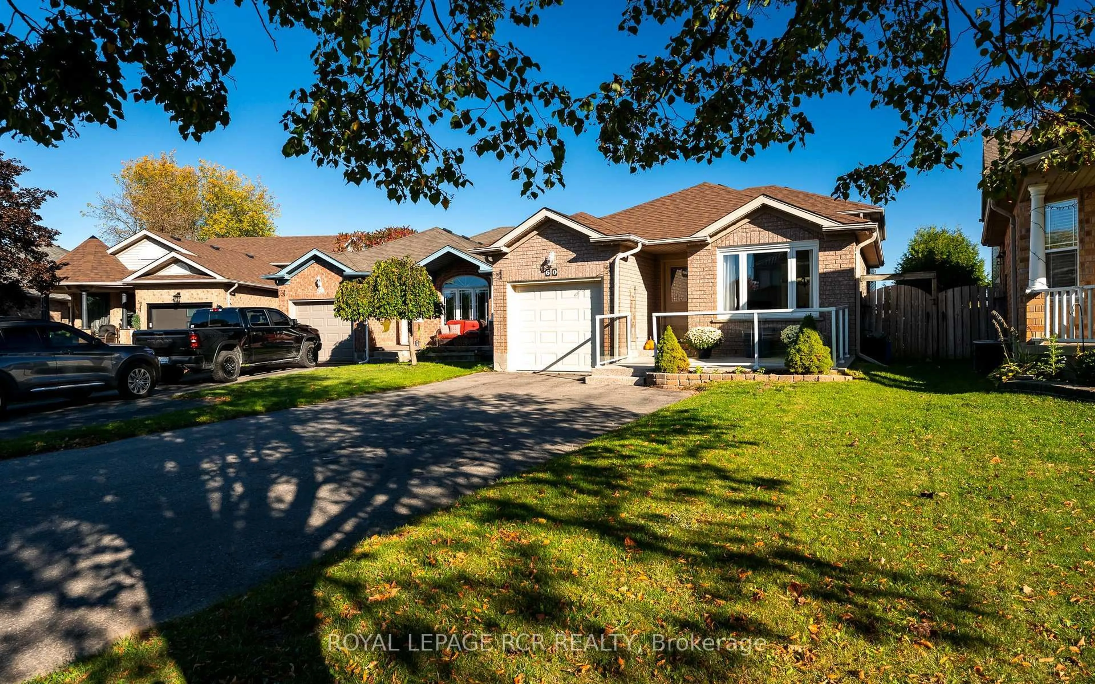 A pic from outside/outdoor area/front of a property/back of a property/a pic from drone, street for 60 Colbourne Cres, Orangeville Ontario L9W 5A7